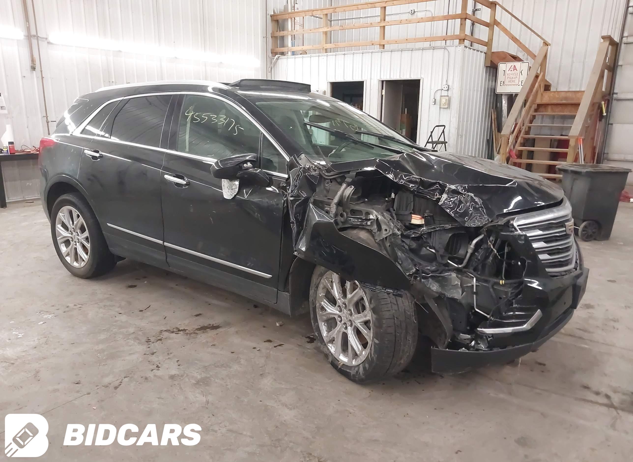 2017 Cadillac XT5, Luxury