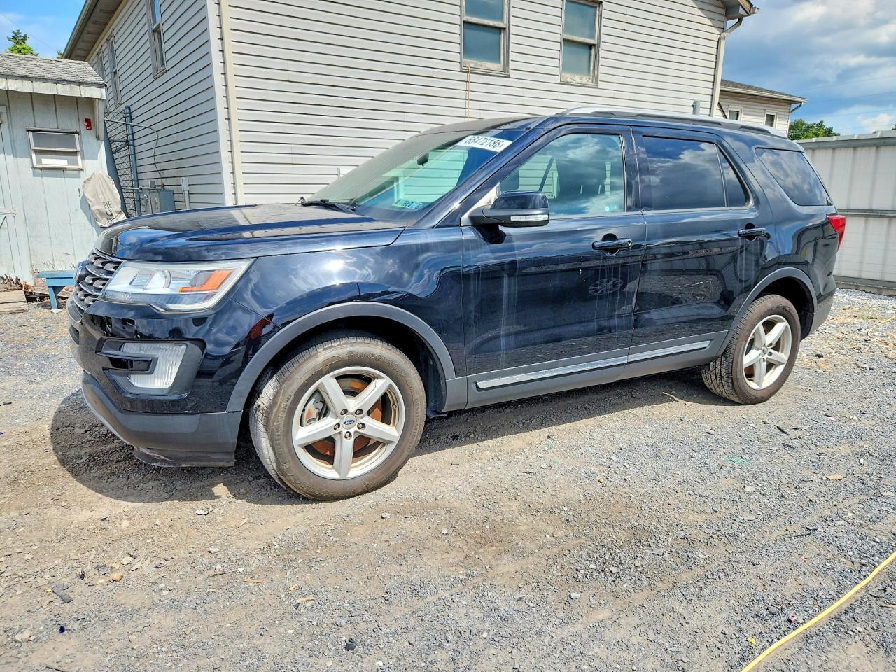 2017 Ford Explorer, Xlt
