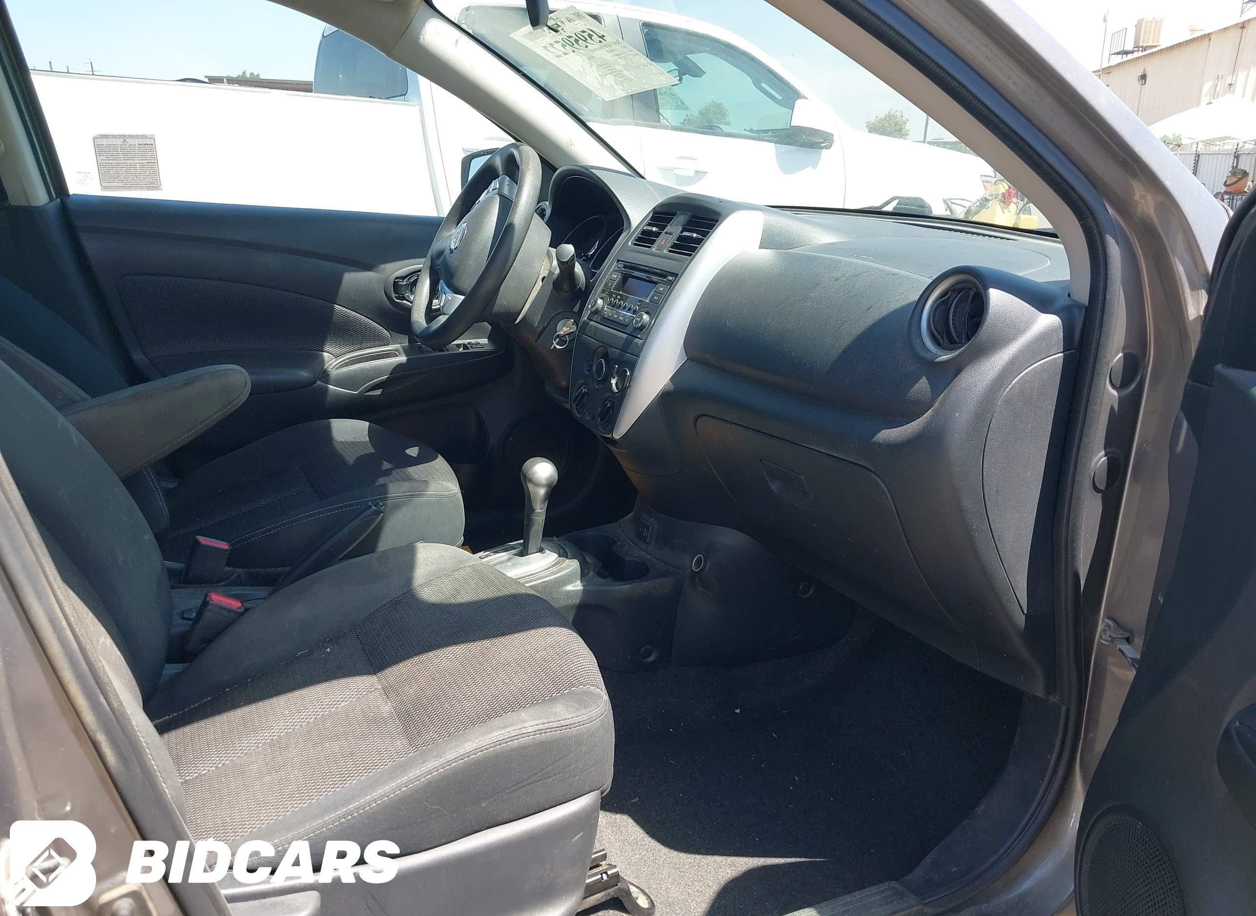 2017 Nissan Versa, 1.6 SV