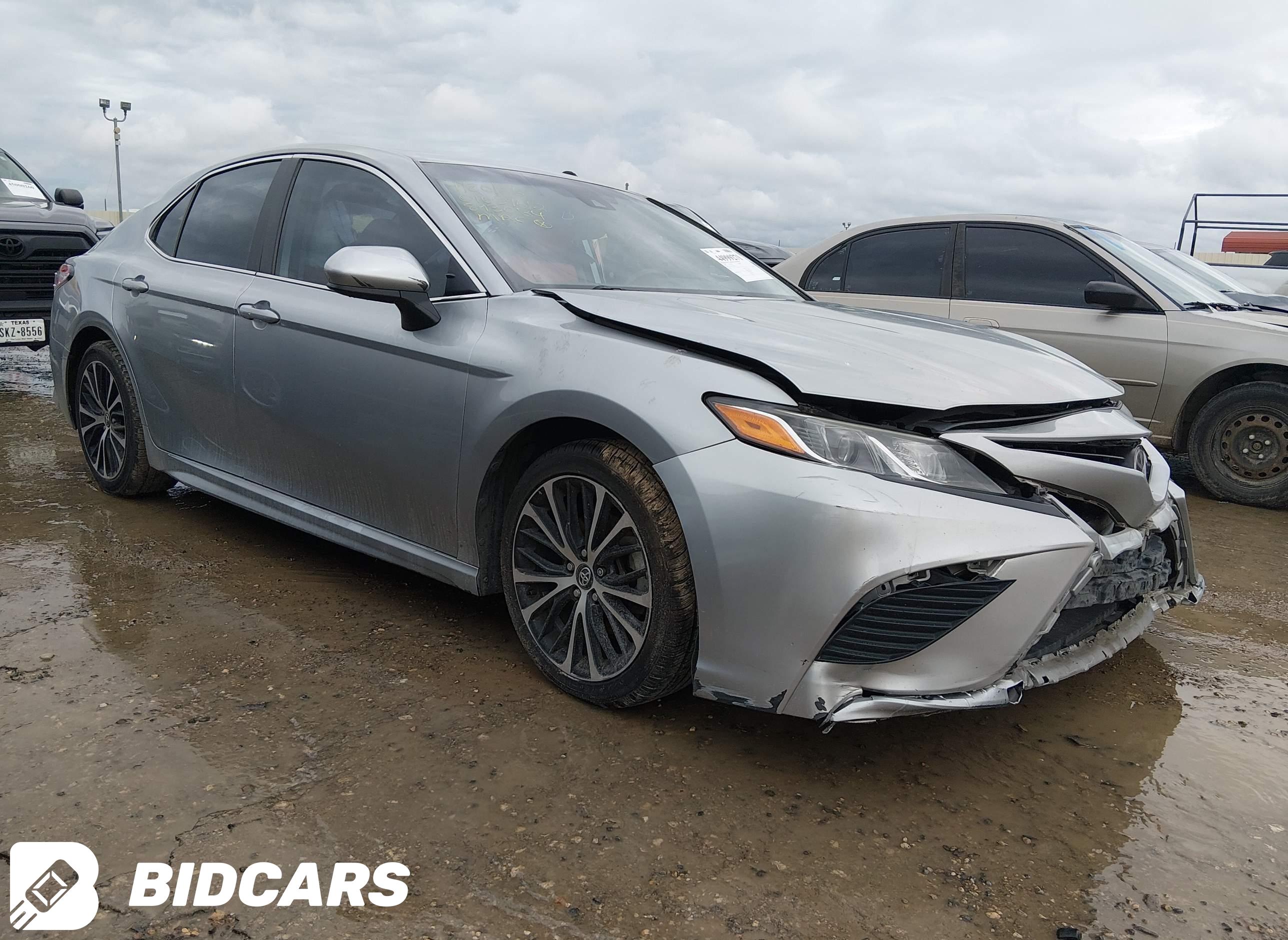 2020 Toyota Camry, SE