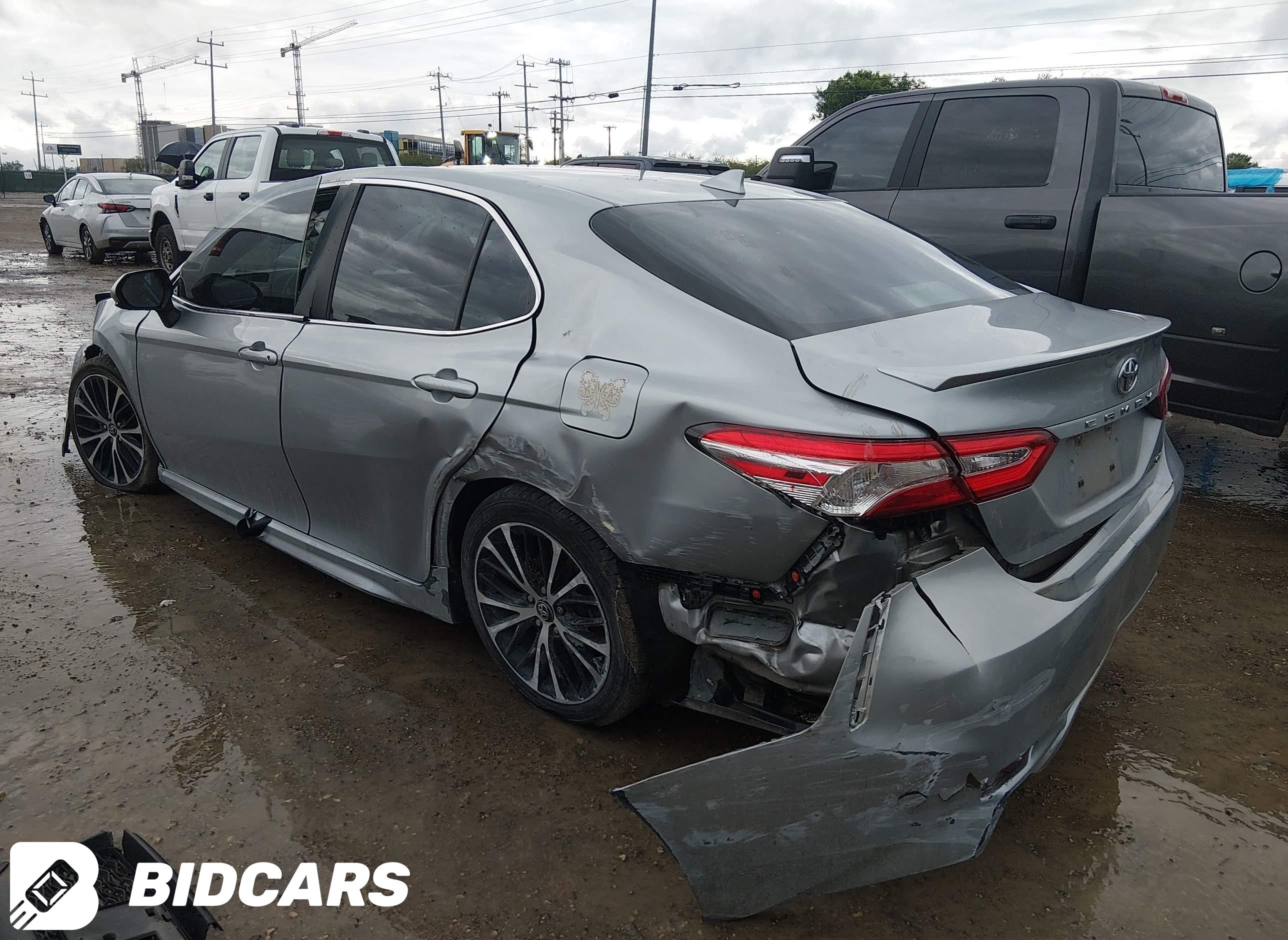 2020 Toyota Camry, SE