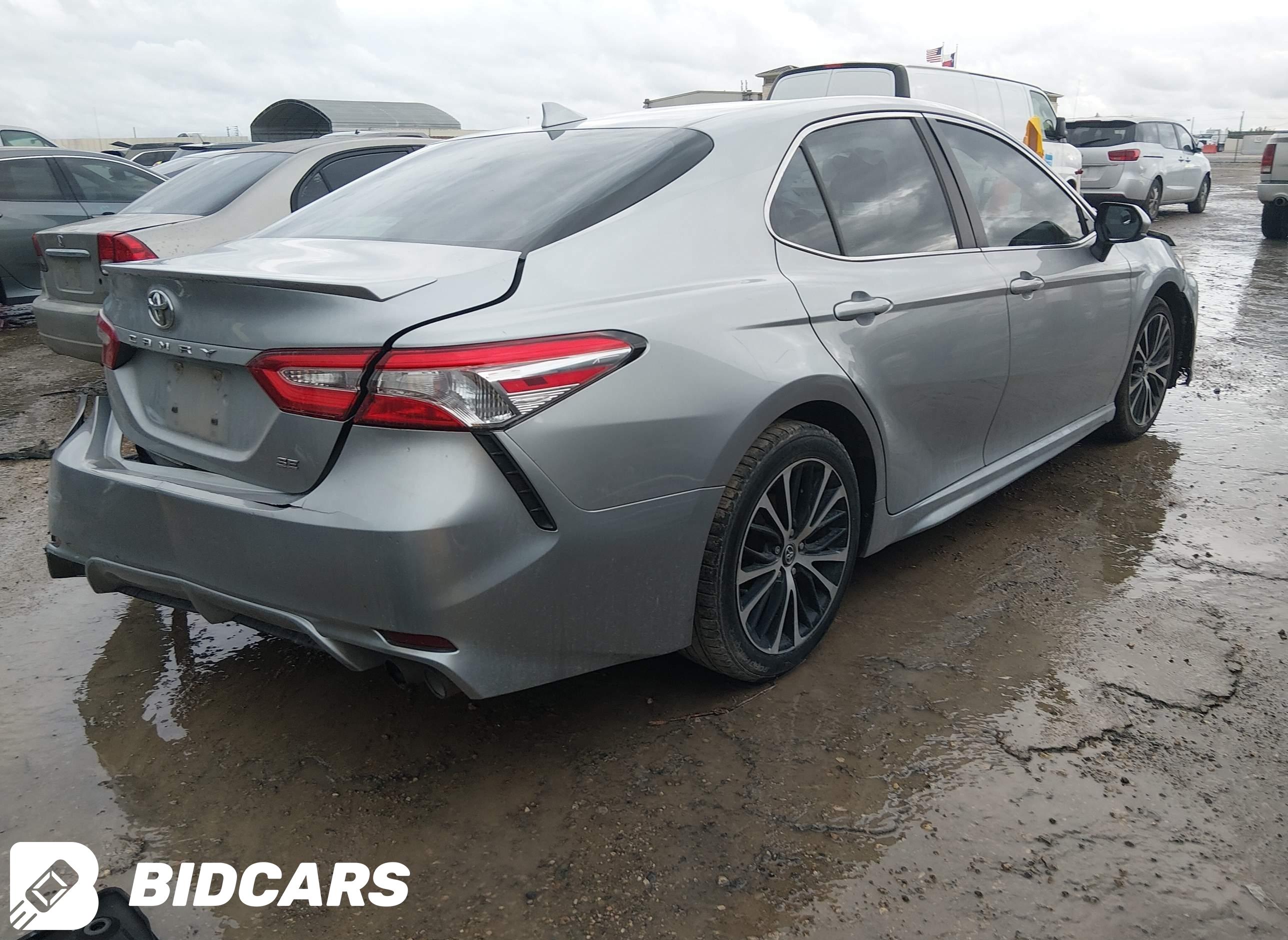 2020 Toyota Camry, SE