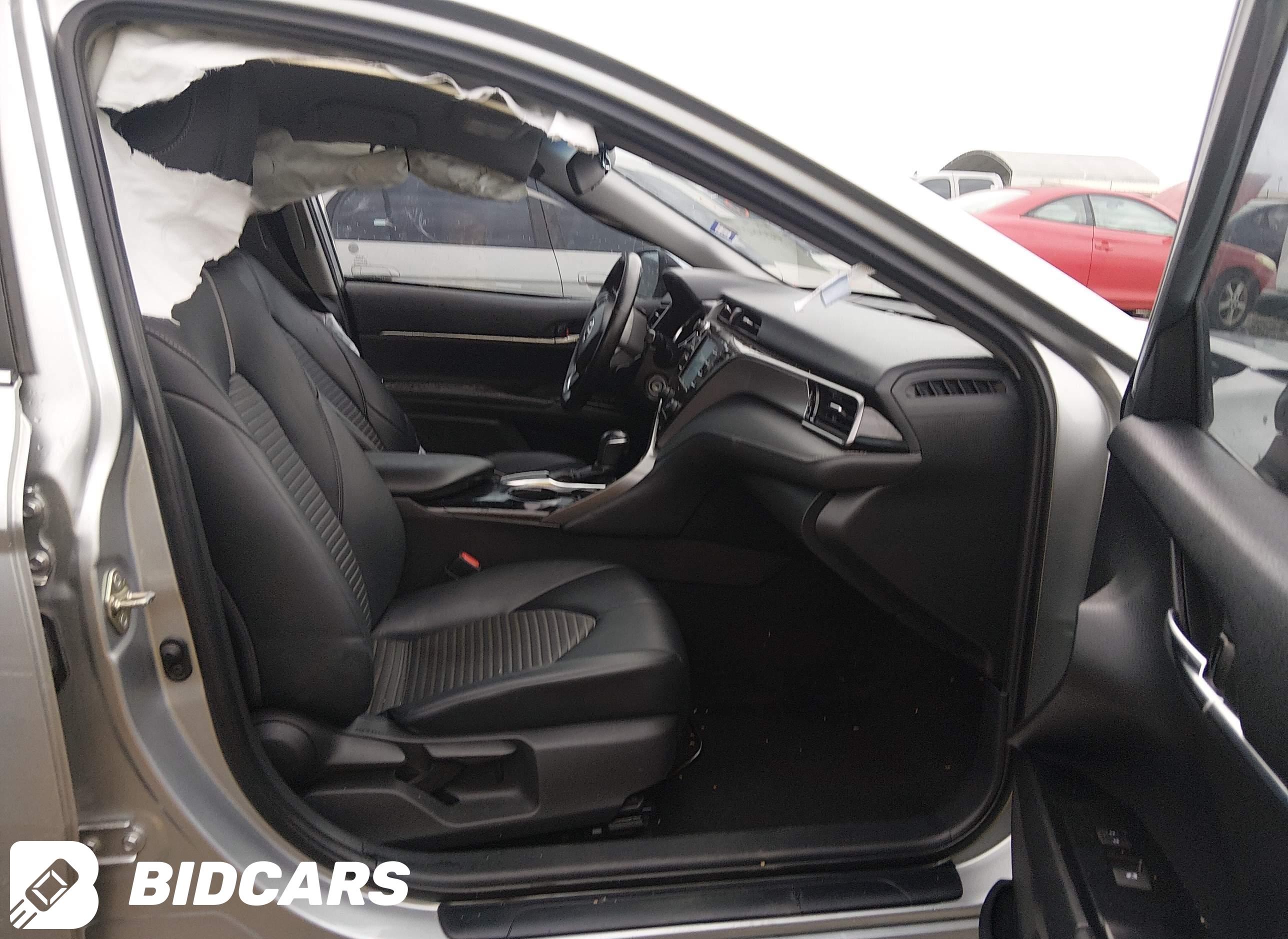 2020 Toyota Camry, SE