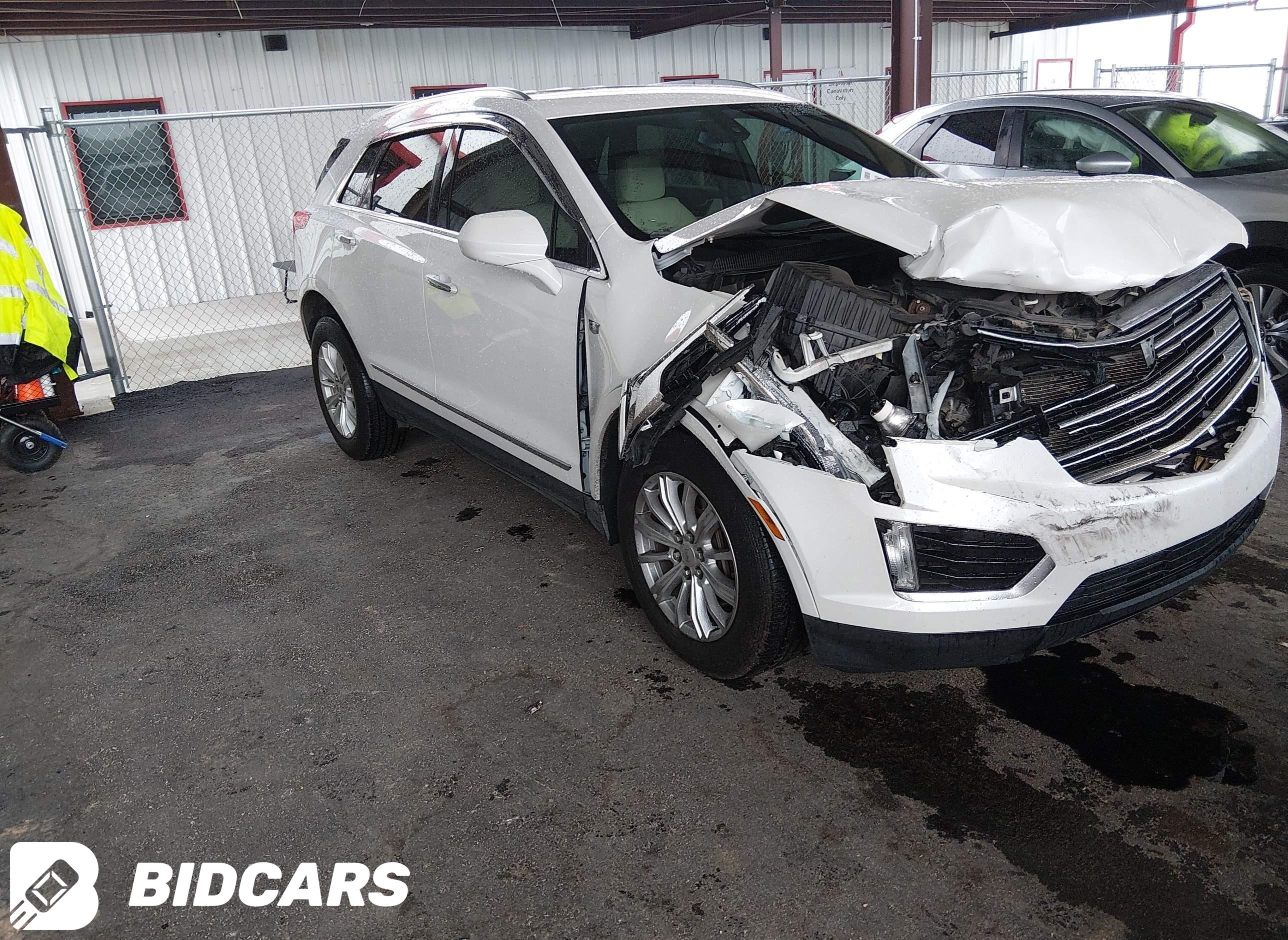 2017 Cadillac XT5, Standard