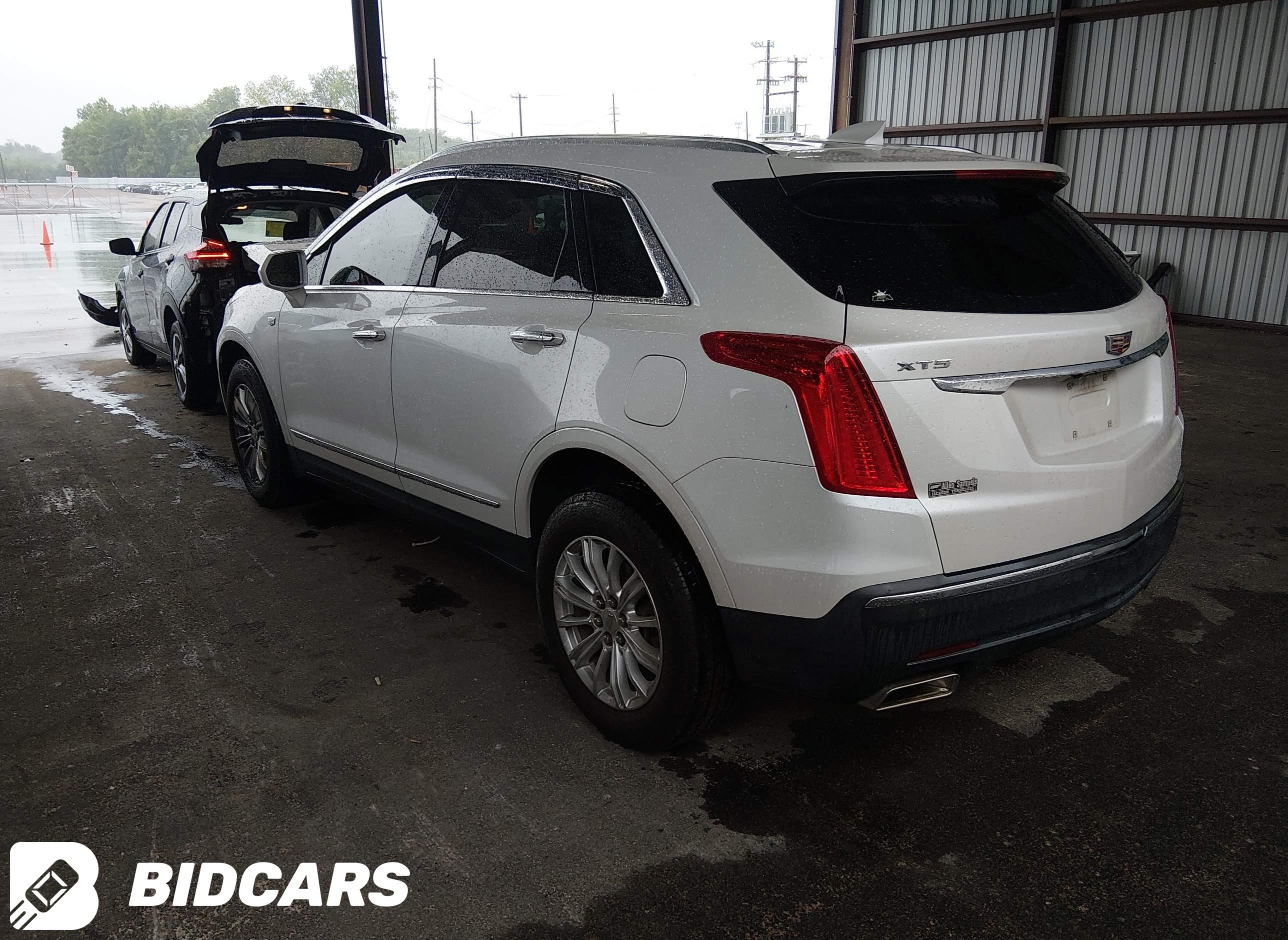 2017 Cadillac XT5, Standard
