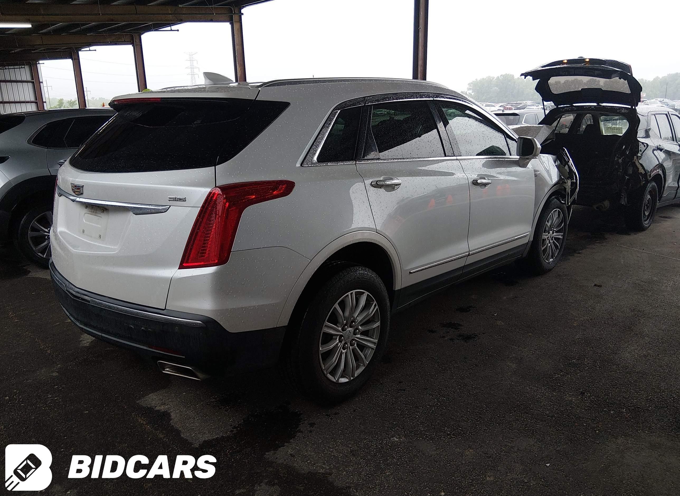 2017 Cadillac XT5, Standard