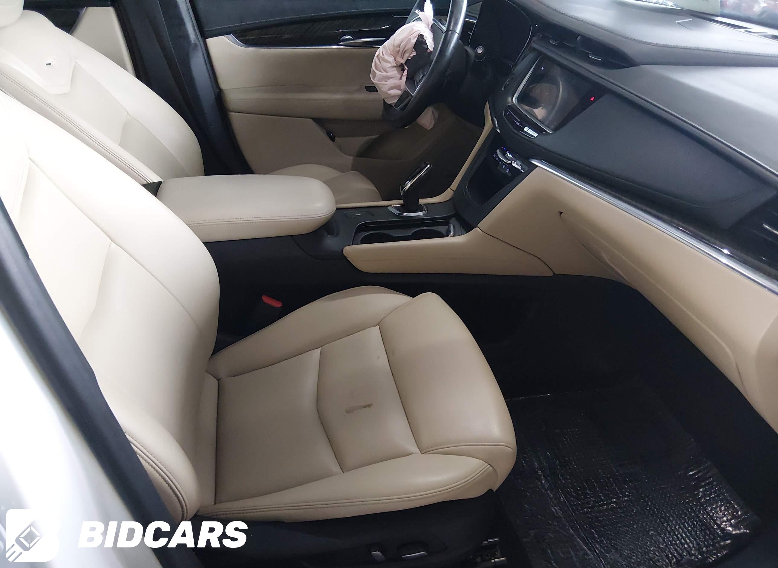 2017 Cadillac XT5, Standard