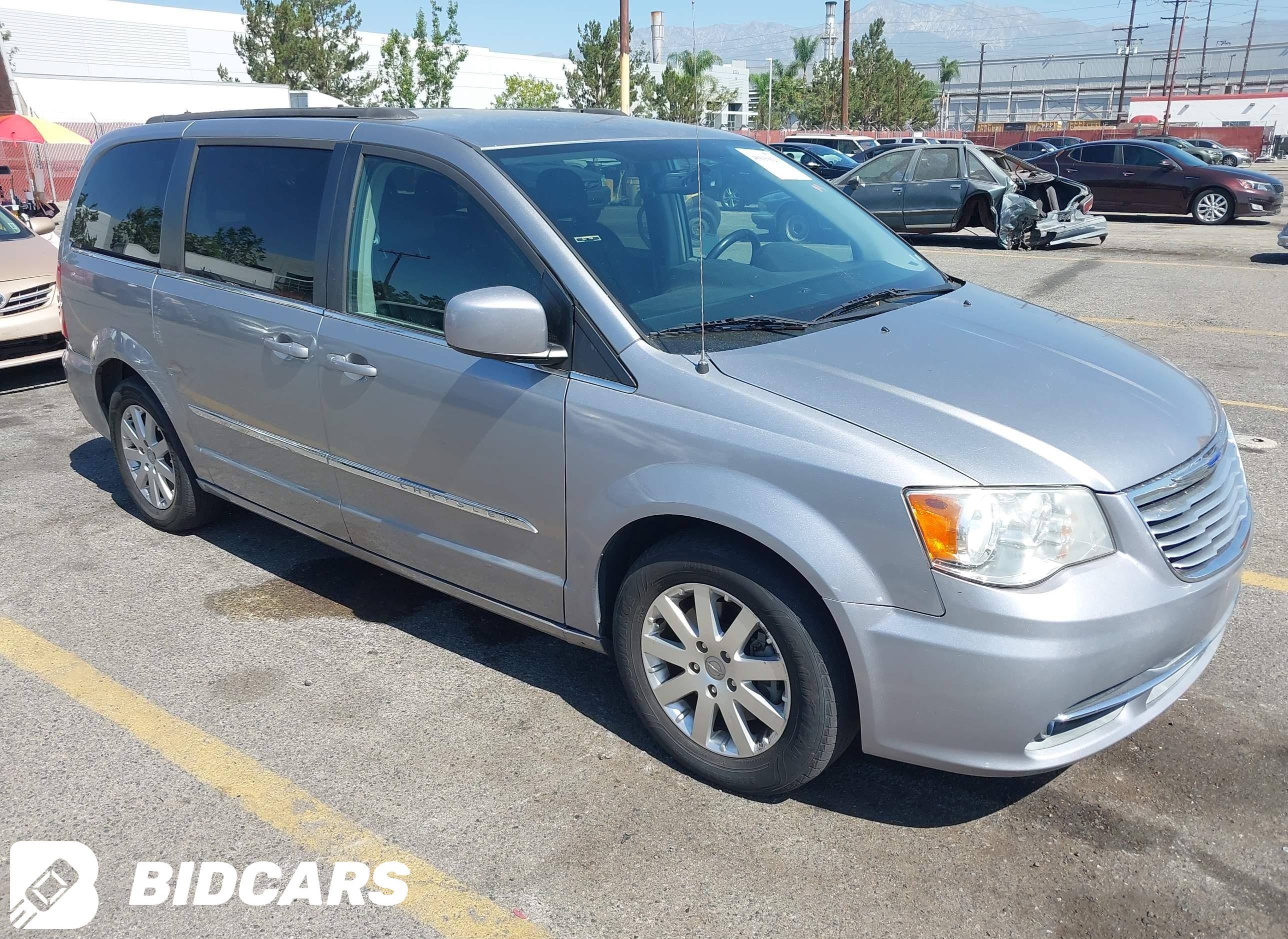 2016 Chrysler Town and Countr...