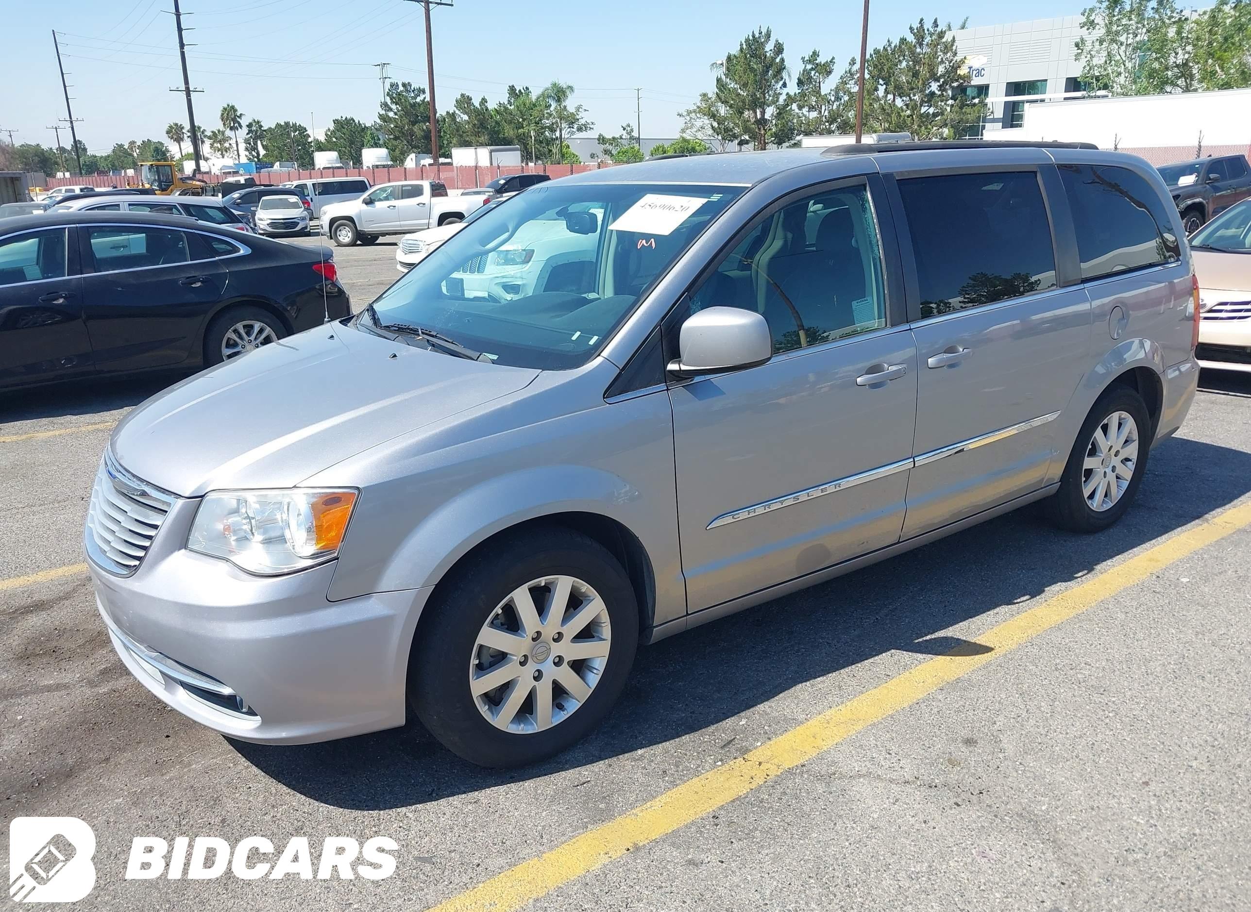 2016 Chrysler Town and Countr...