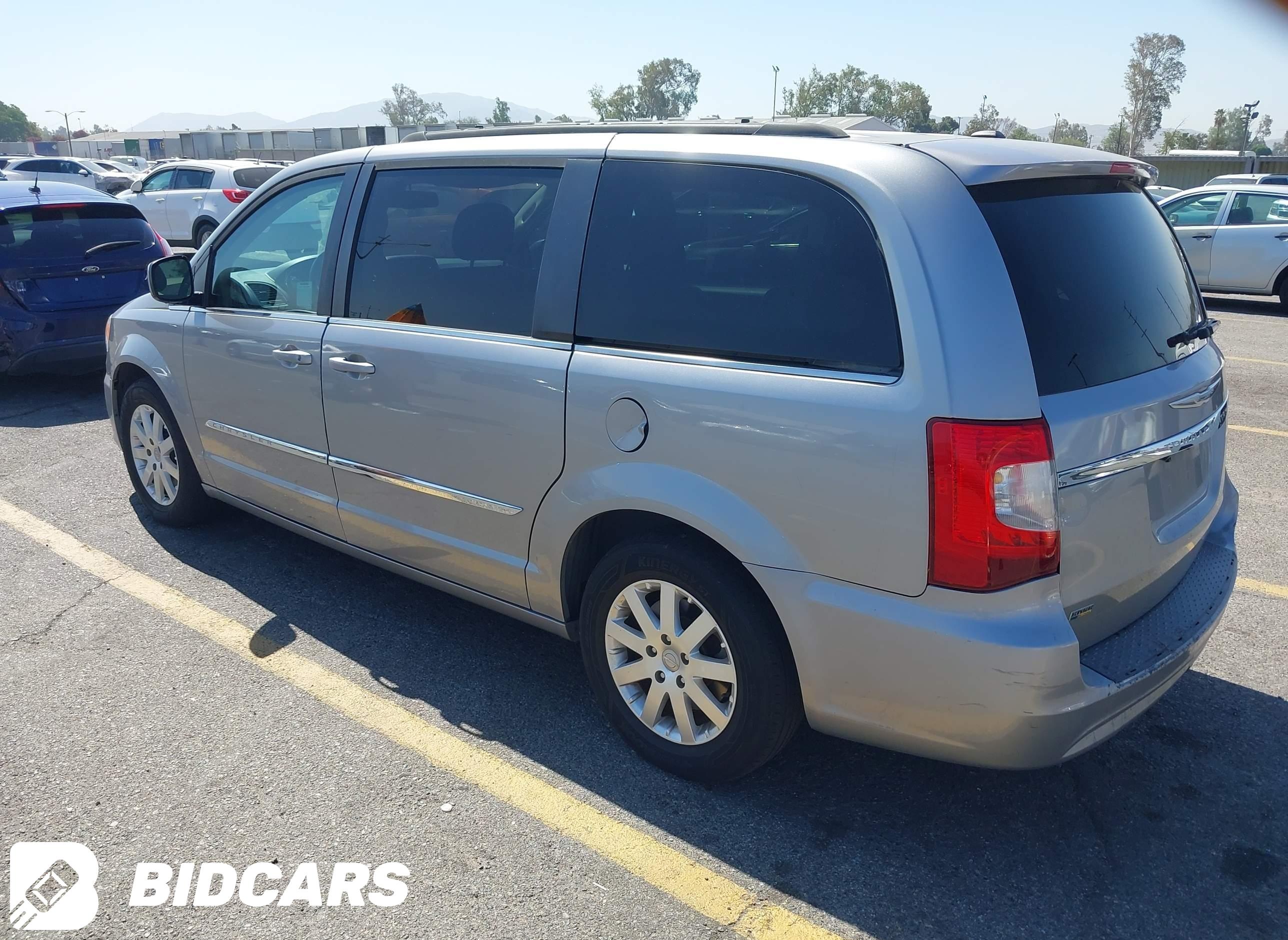 2016 Chrysler Town and Countr...