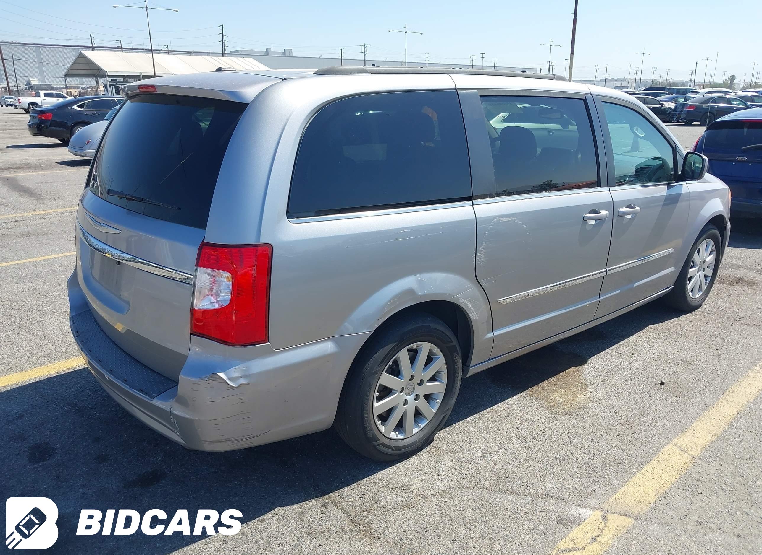 2016 Chrysler Town and Countr...