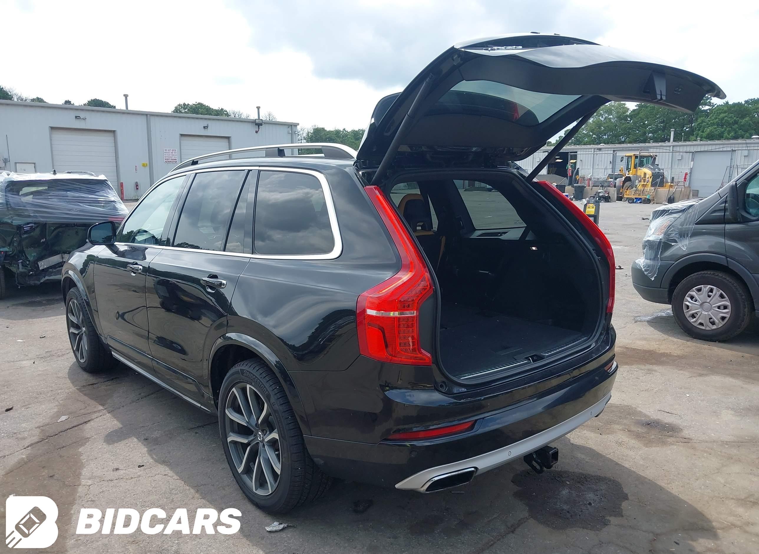 2016 Volvo XC90, T6 Momentum