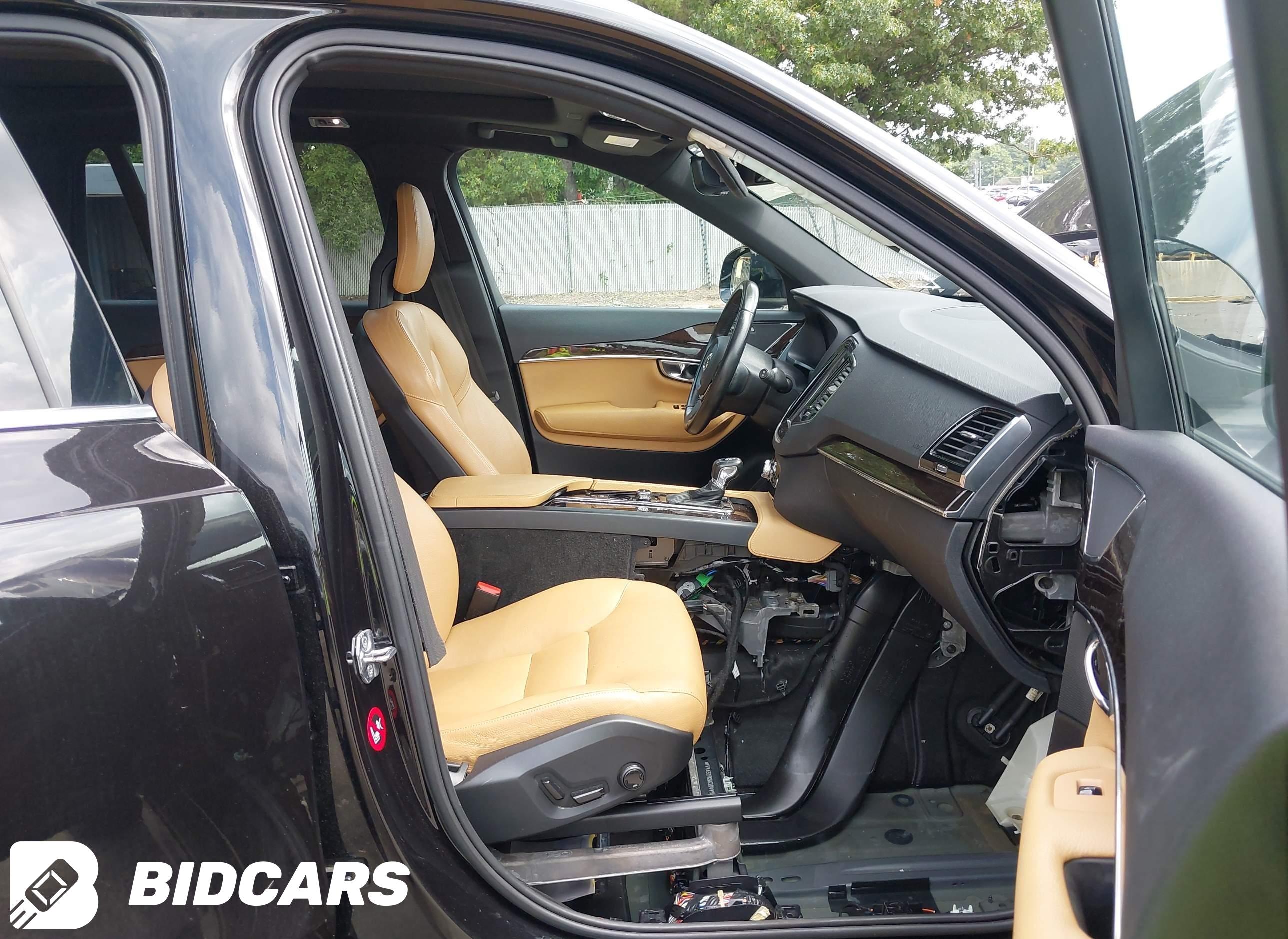 2016 Volvo XC90, T6 Momentum