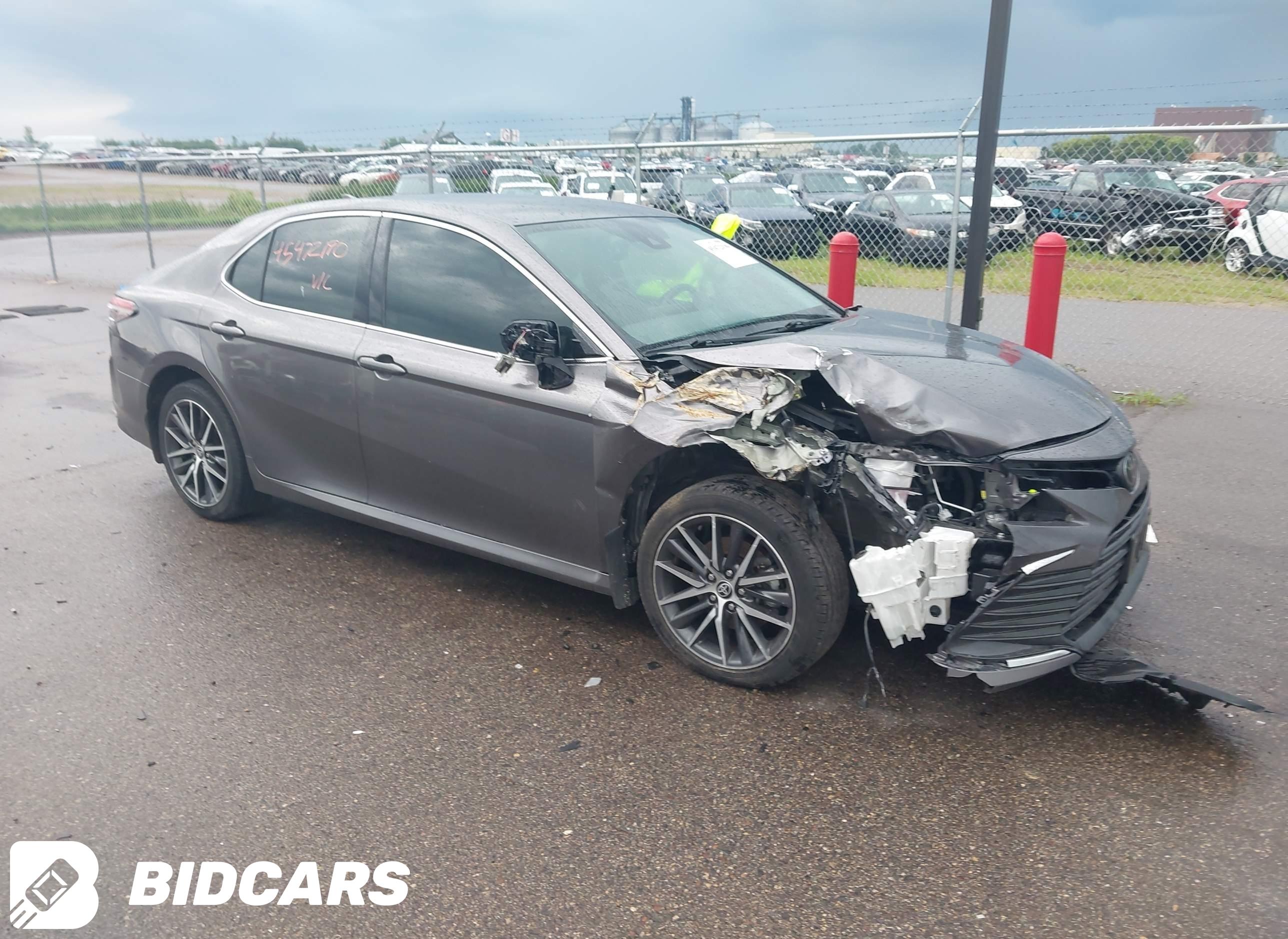 2022 Toyota Camry, Xle Awd