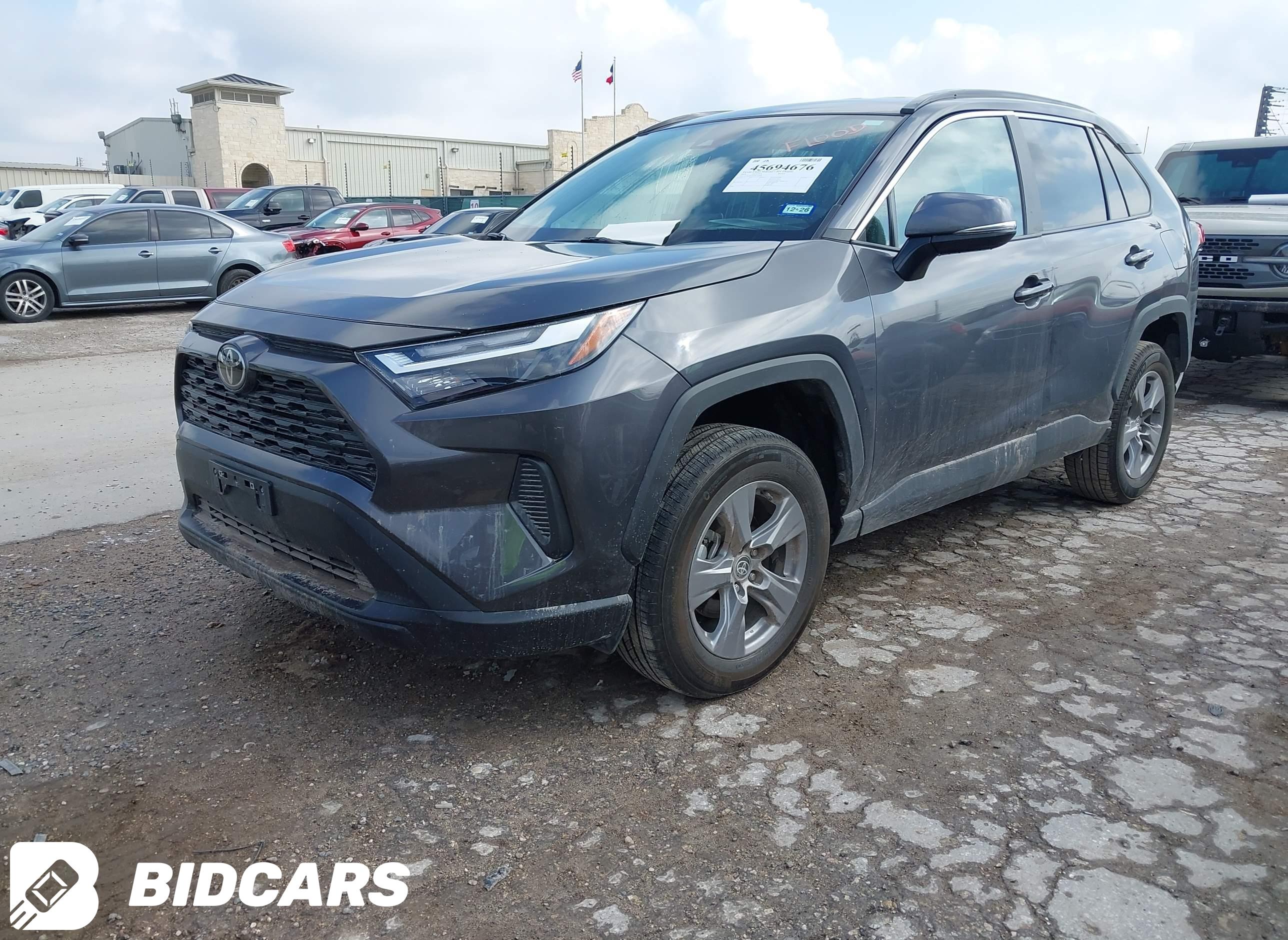 2024 Toyota RAV4, Xle