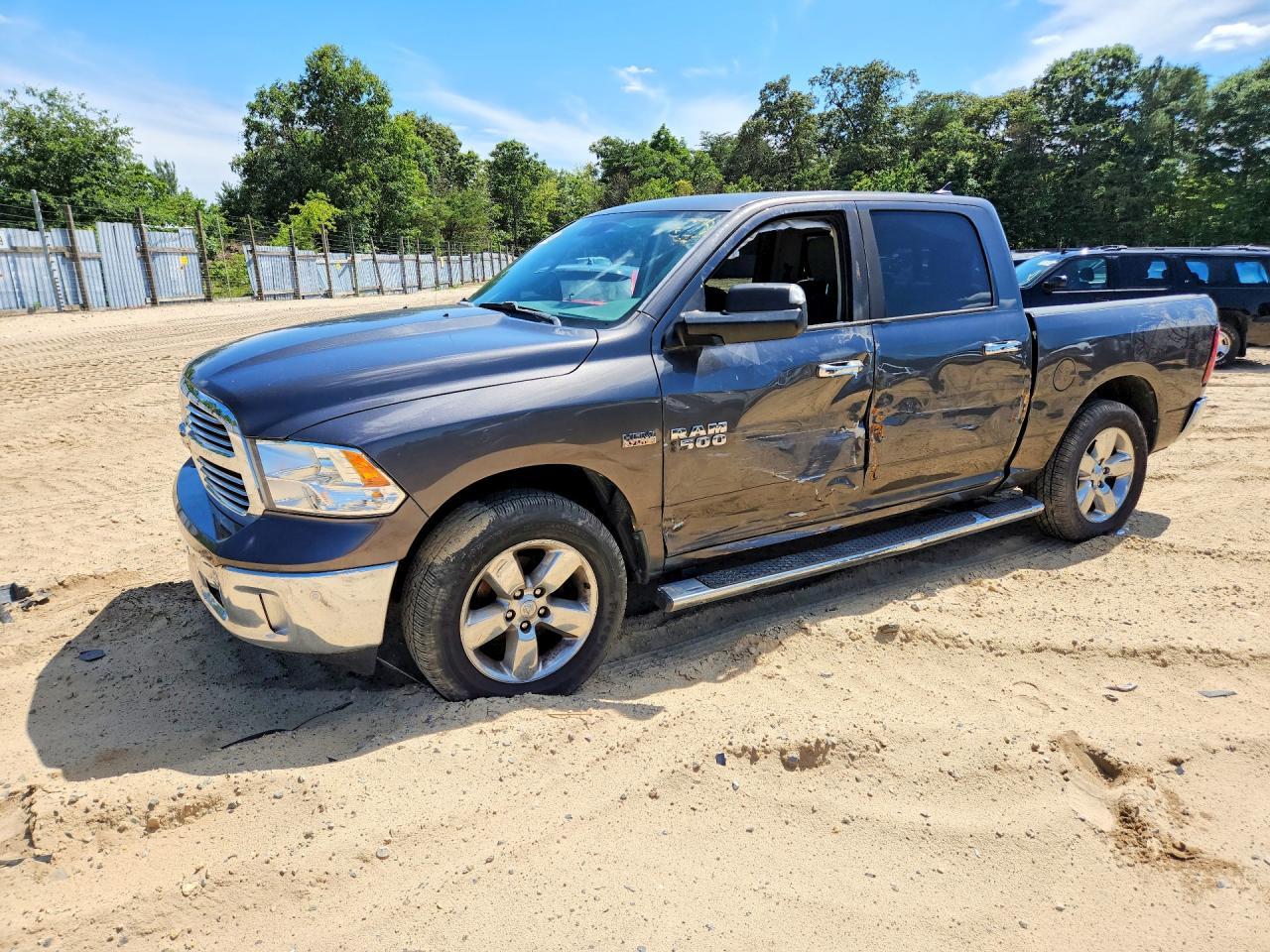 2017 RAM 1500, Slt