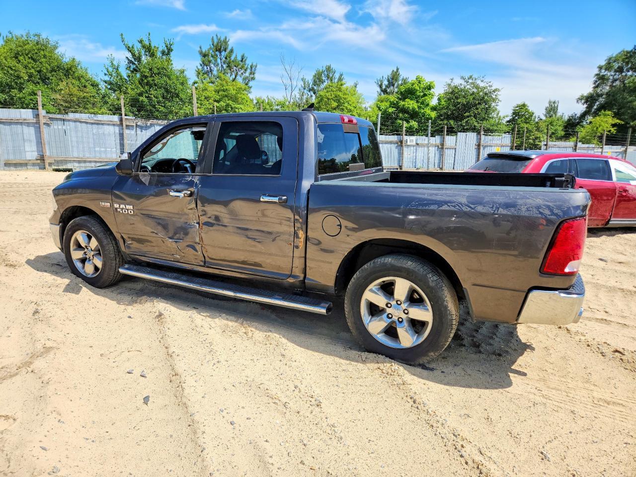 2017 RAM 1500, Slt
