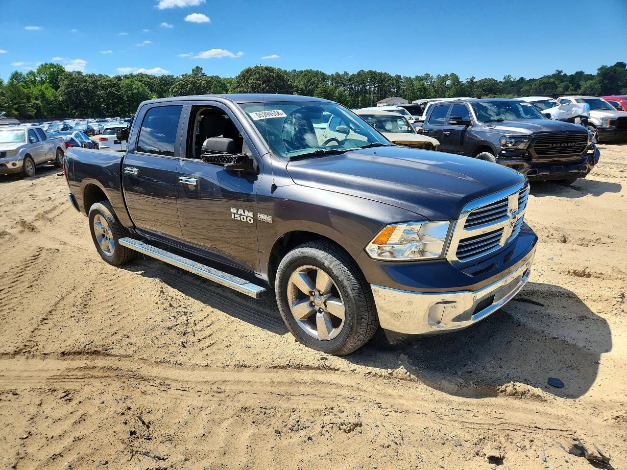 2017 RAM 1500, Slt