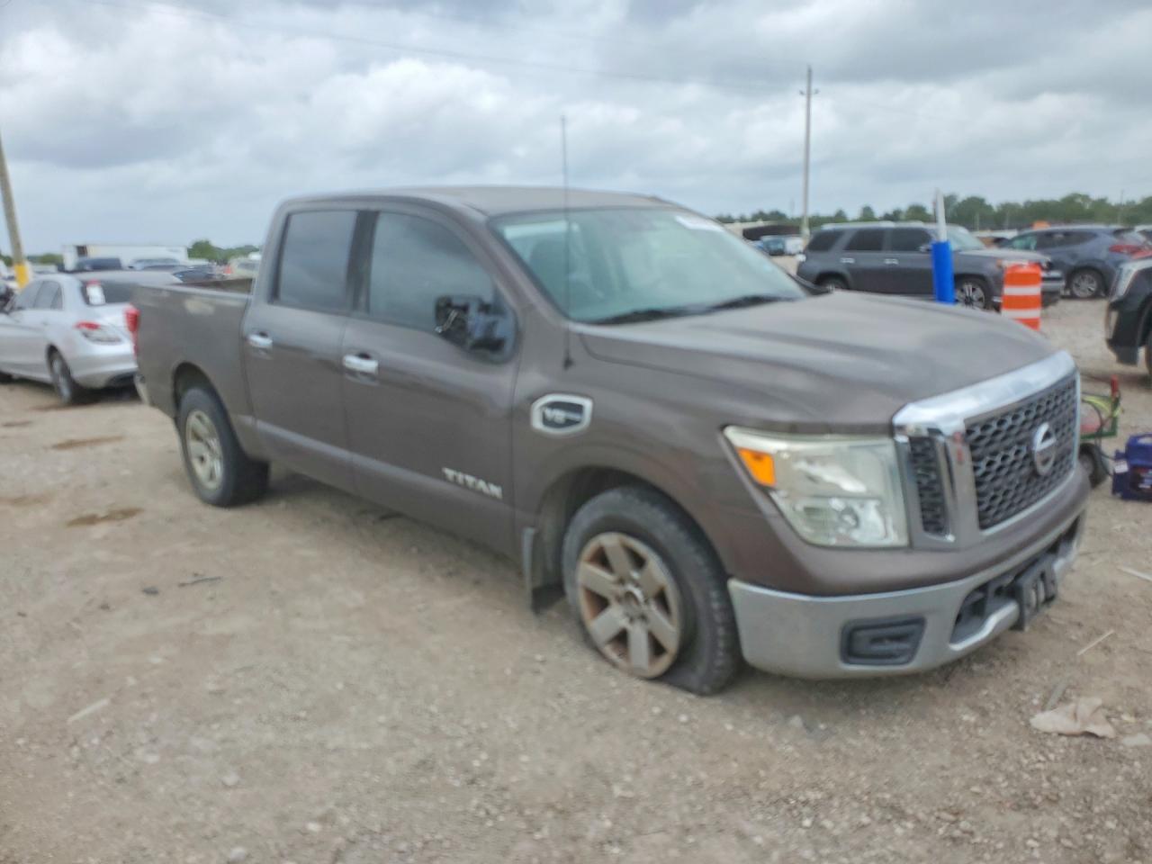 2017 Nissan Titan, S