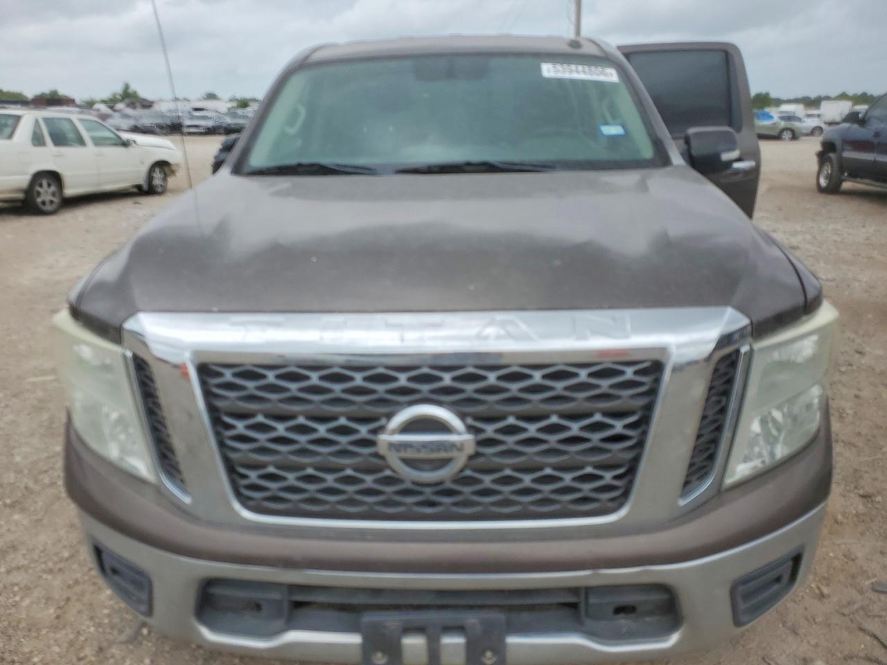 2017 Nissan Titan, S