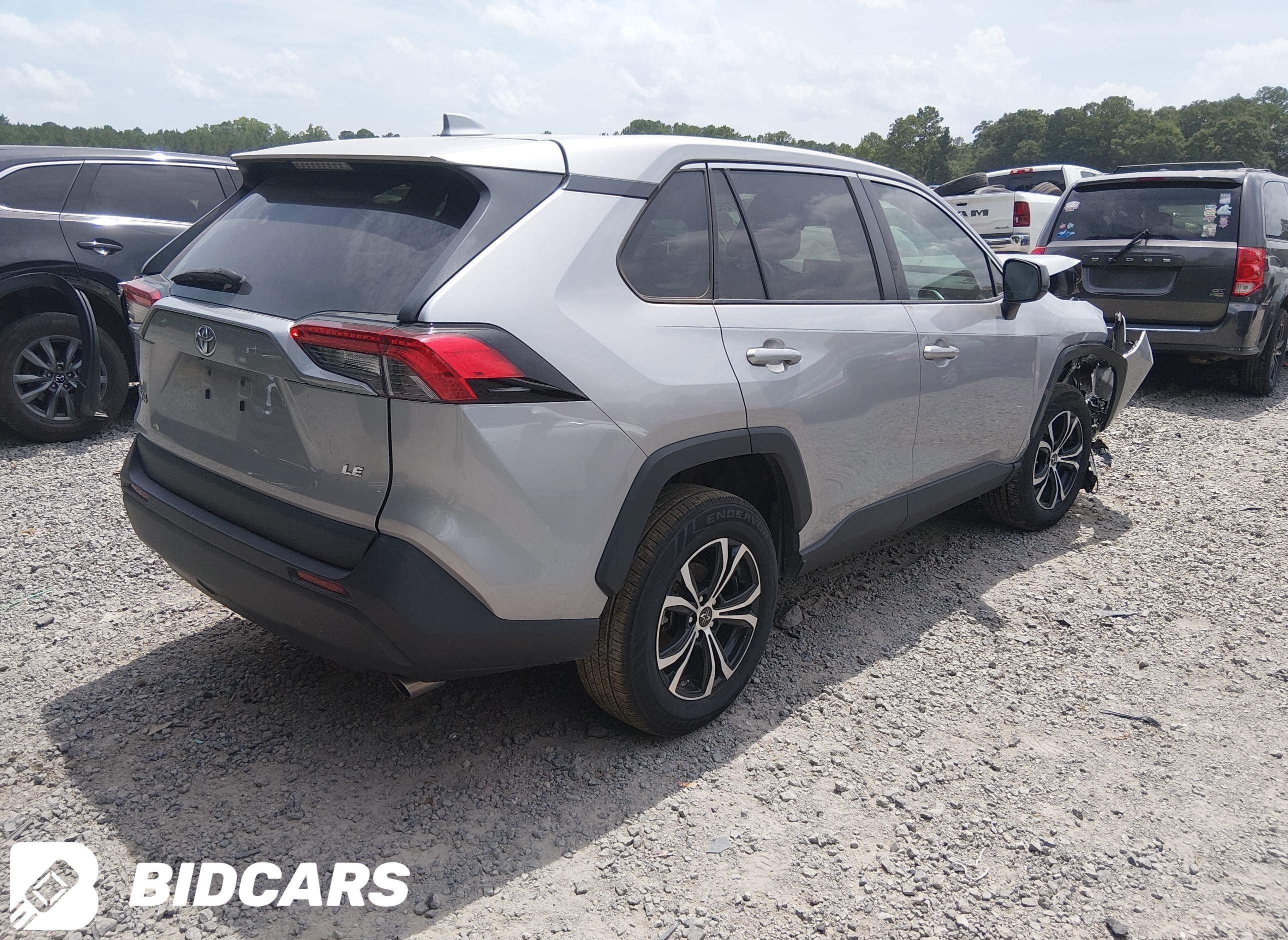 2022 Toyota RAV4, LE