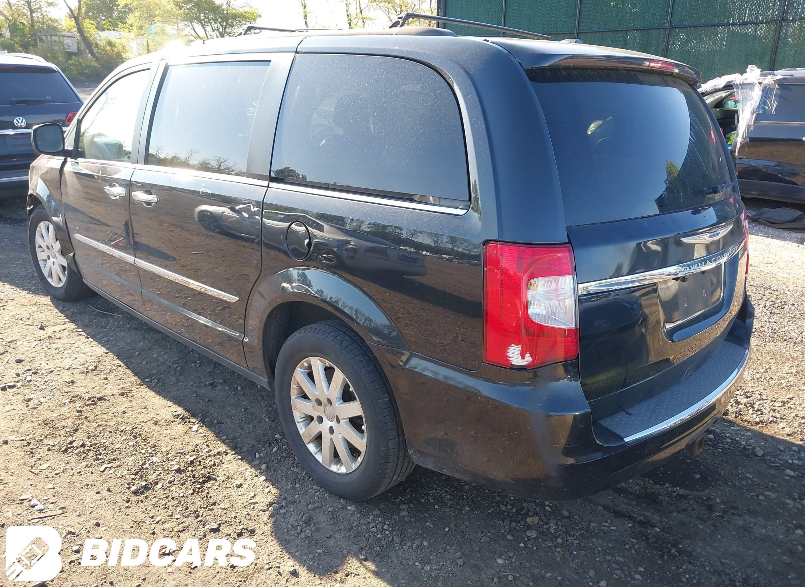 2016 Chrysler Town and Countr...