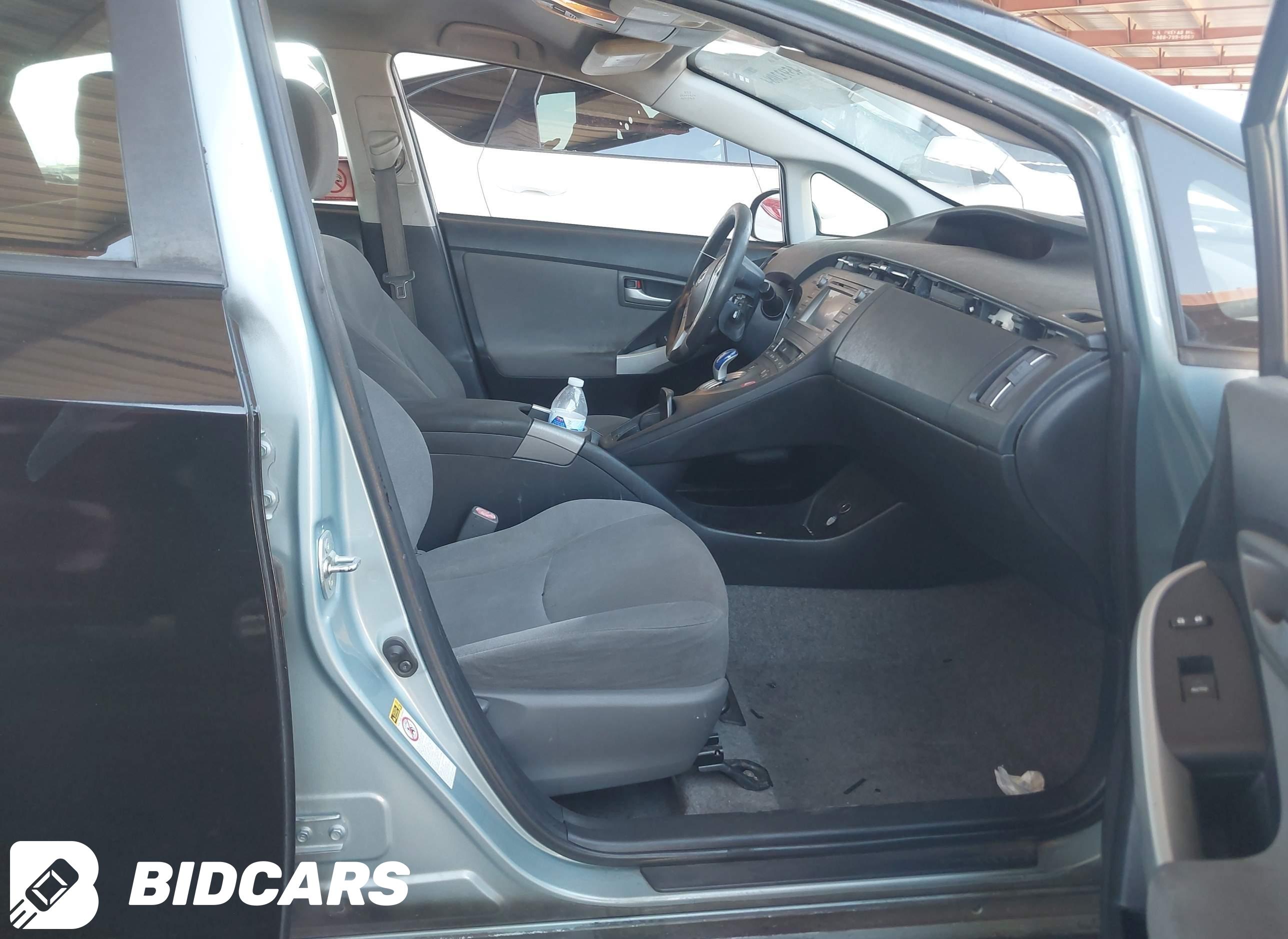 2015 Toyota Prius, Two