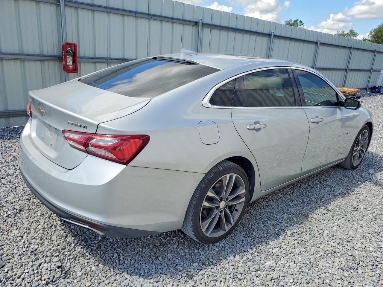 2020 Chevrolet Malibu, Premier