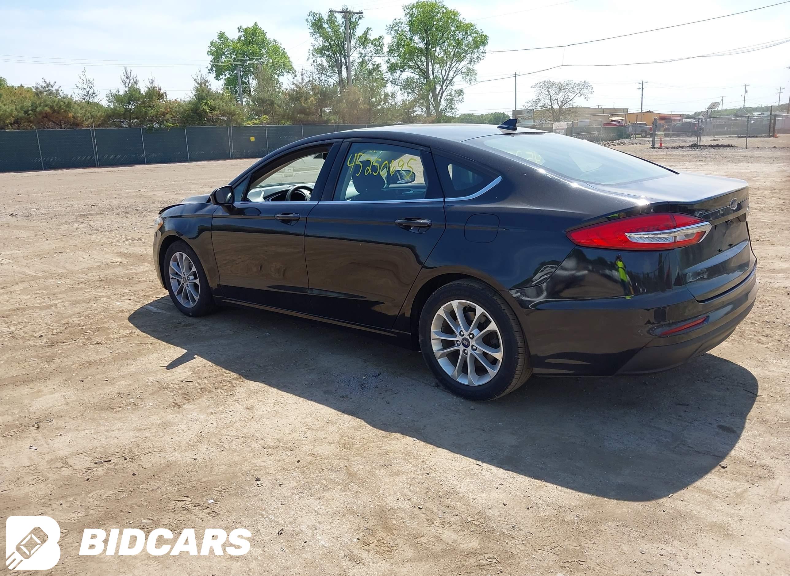 2020 Ford Fusion, SE