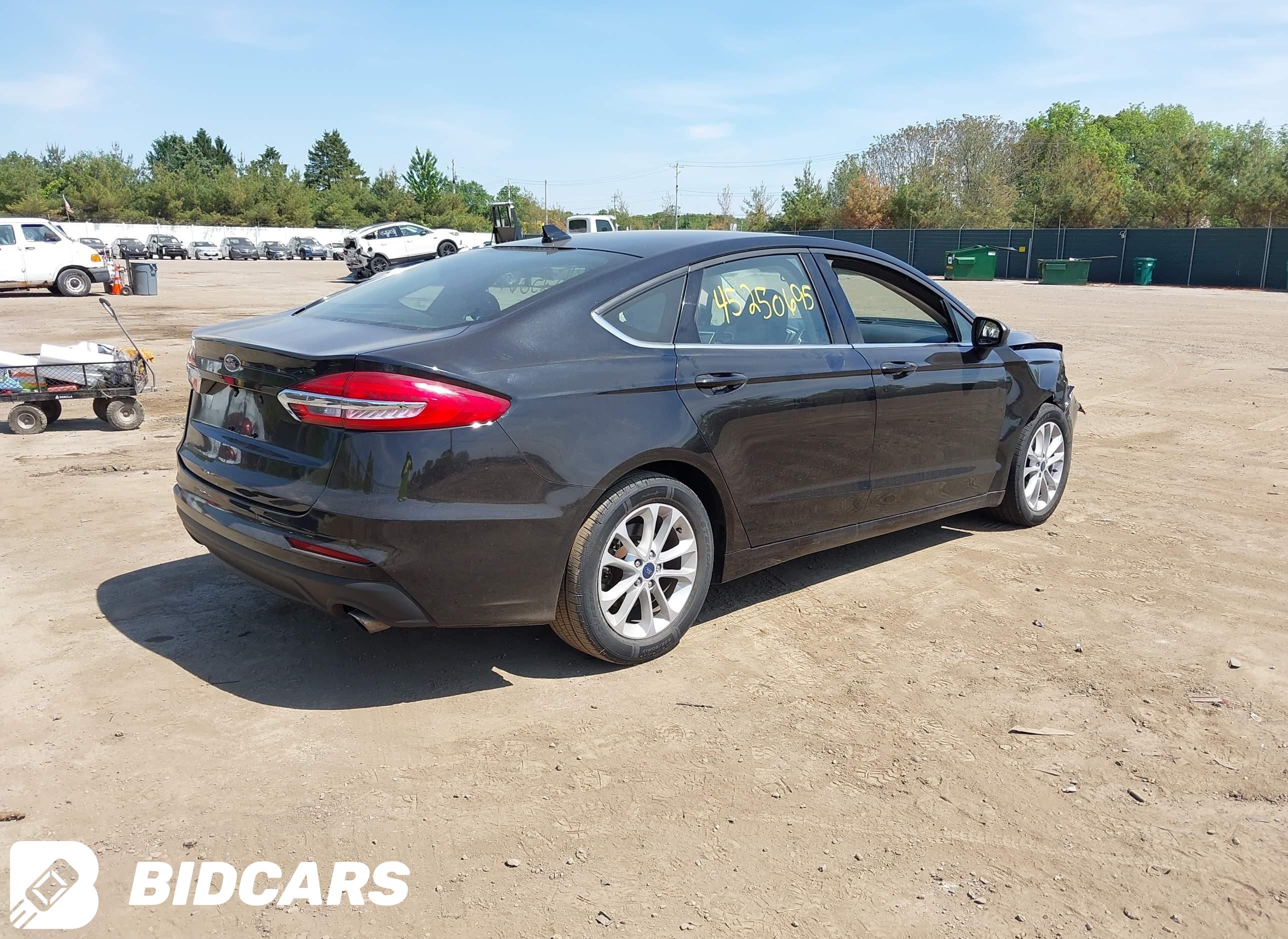 2020 Ford Fusion, SE