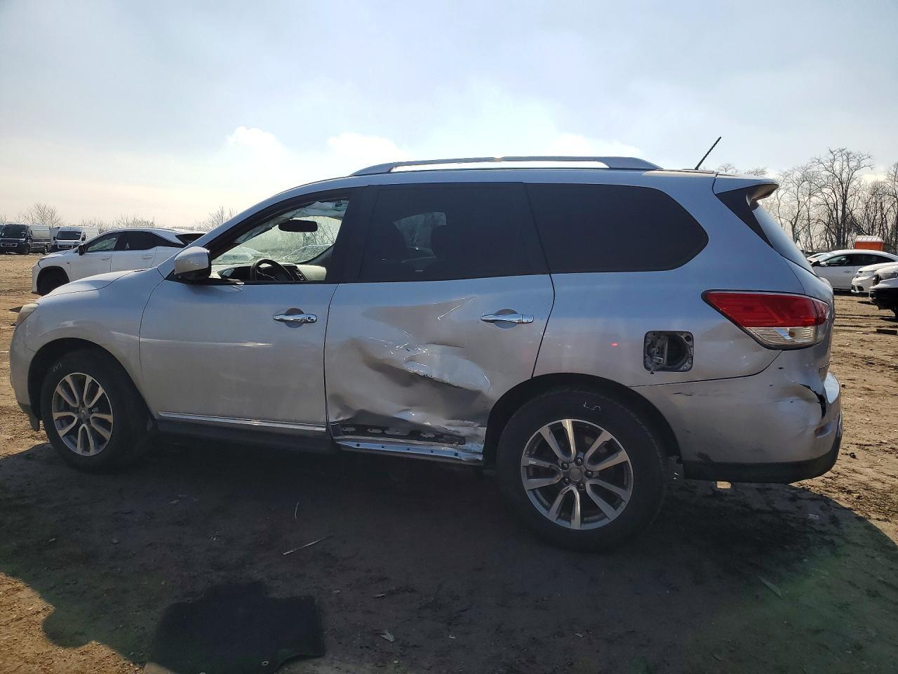 2016 Nissan Pathfinder, SL