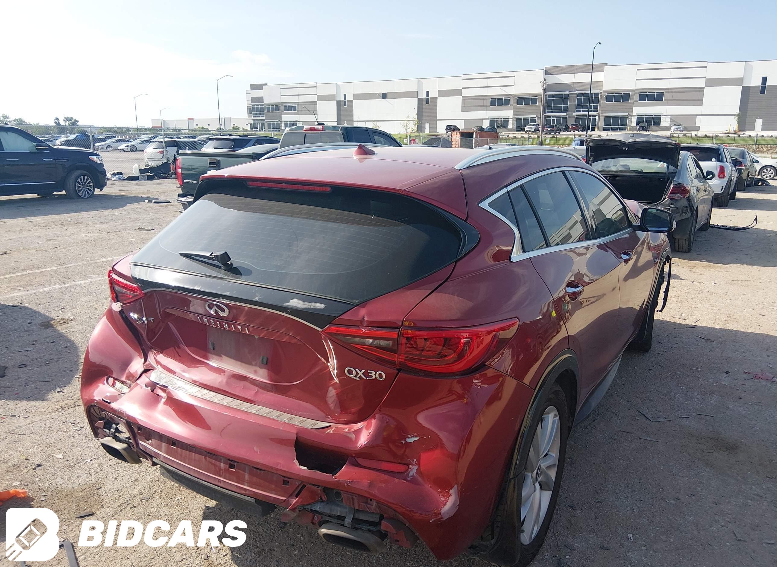 2018 Infiniti QX30, Luxe