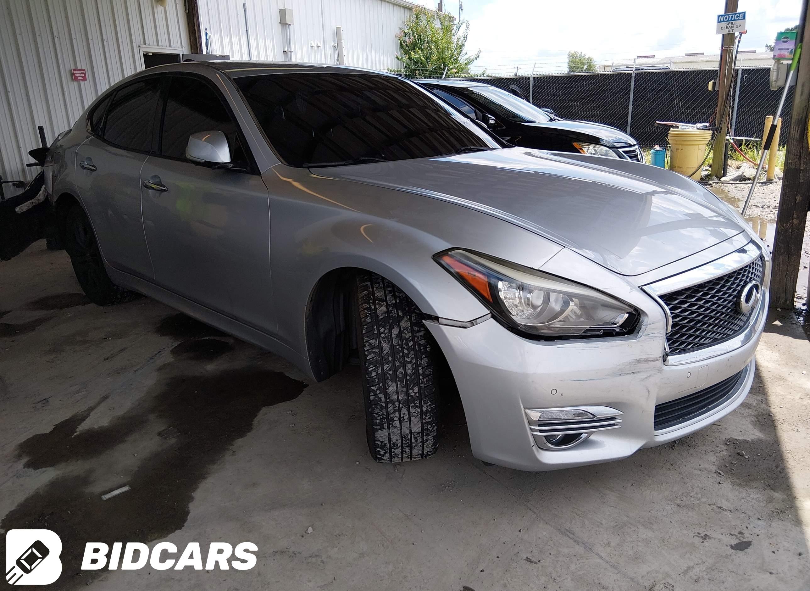 2016 Infiniti Q70, 3.7