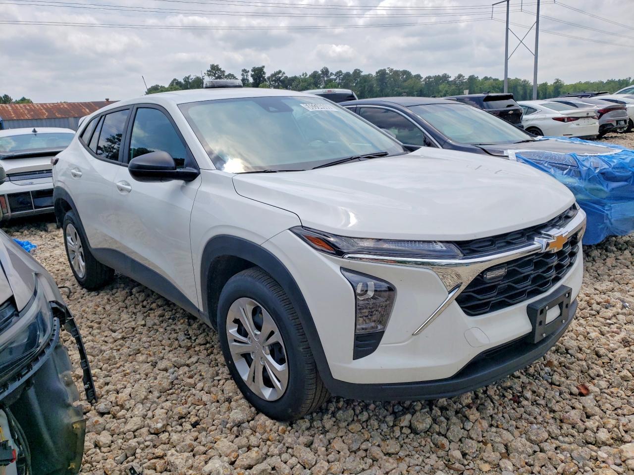 2025 Chevrolet Trax, LS