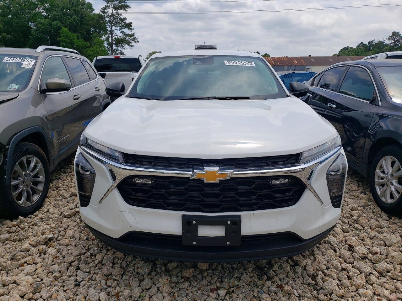 2025 Chevrolet Trax, LS
