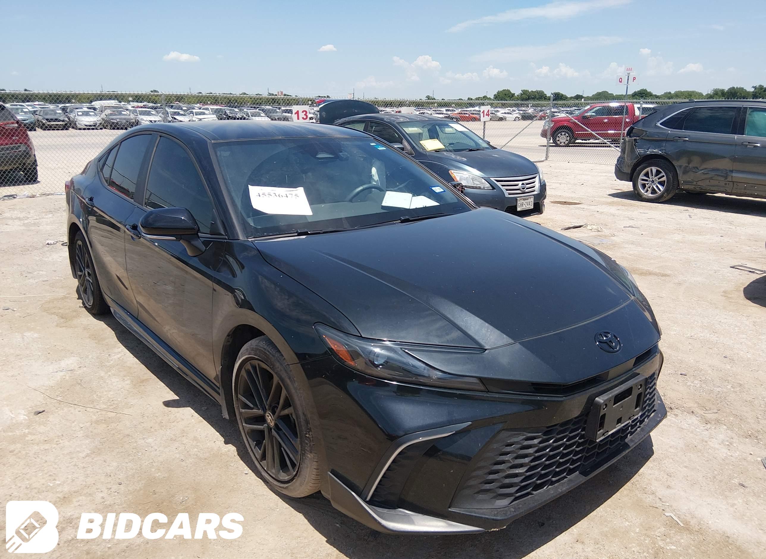 2025 Toyota Camry, SE