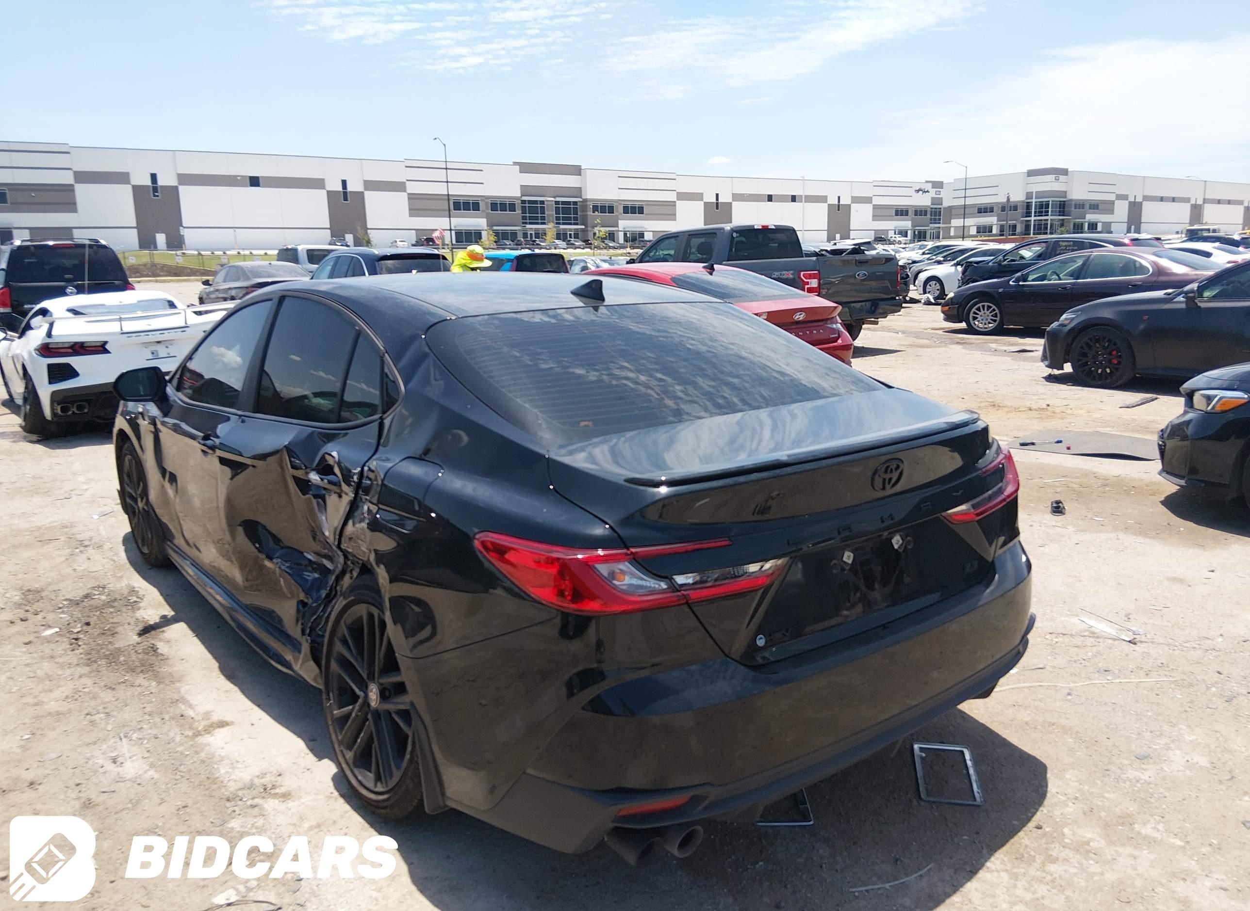 2025 Toyota Camry, SE
