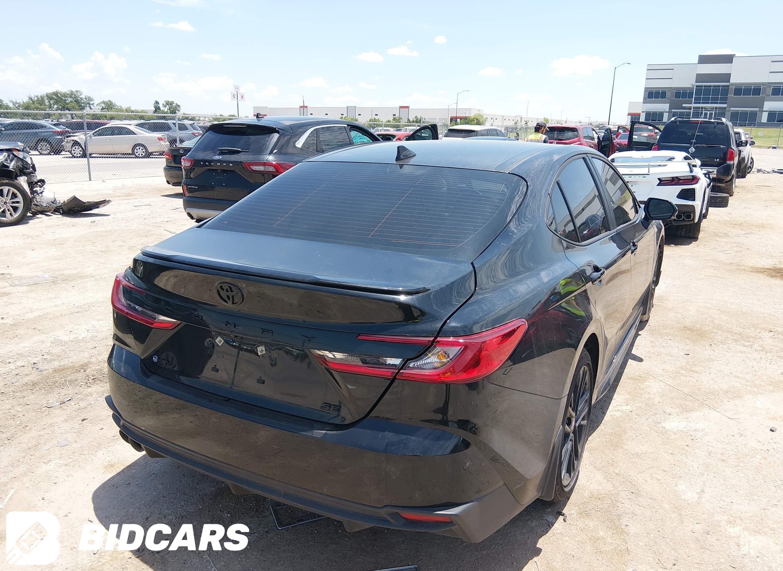 2025 Toyota Camry, SE