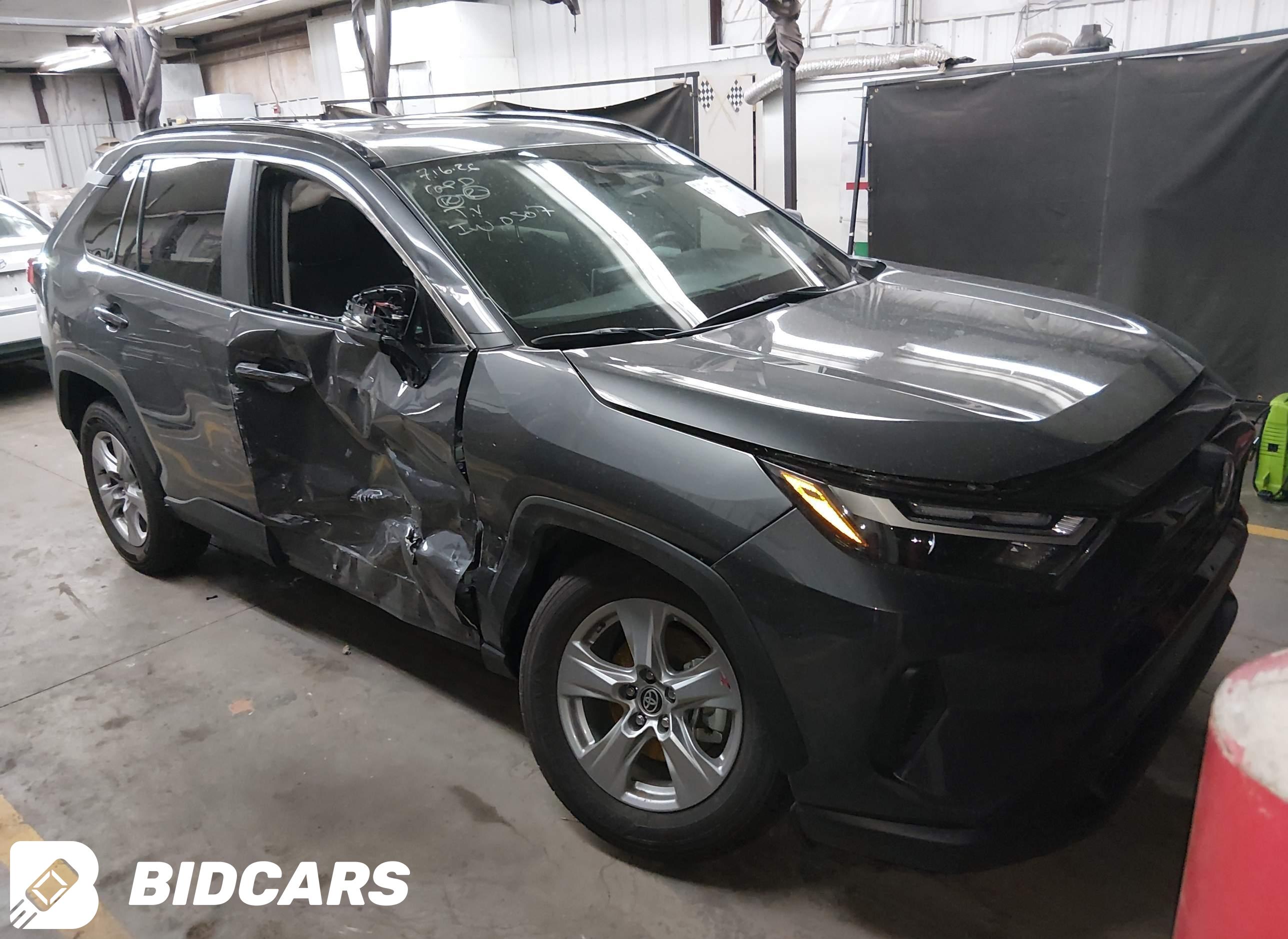 2025 Toyota RAV4, Xle