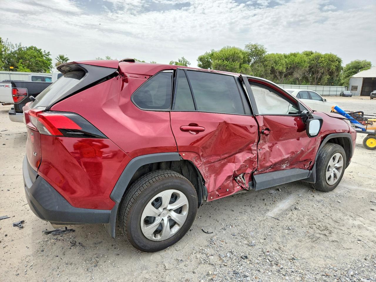 2023 Toyota RAV4, LE