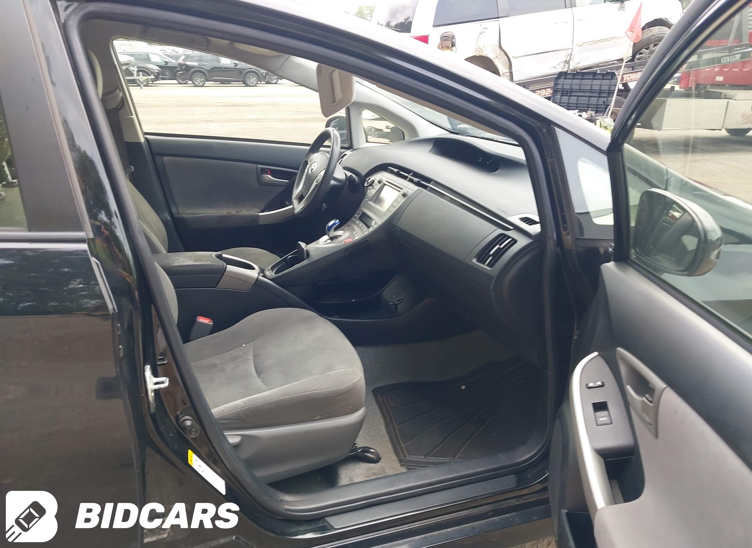 2015 Toyota Prius, Two