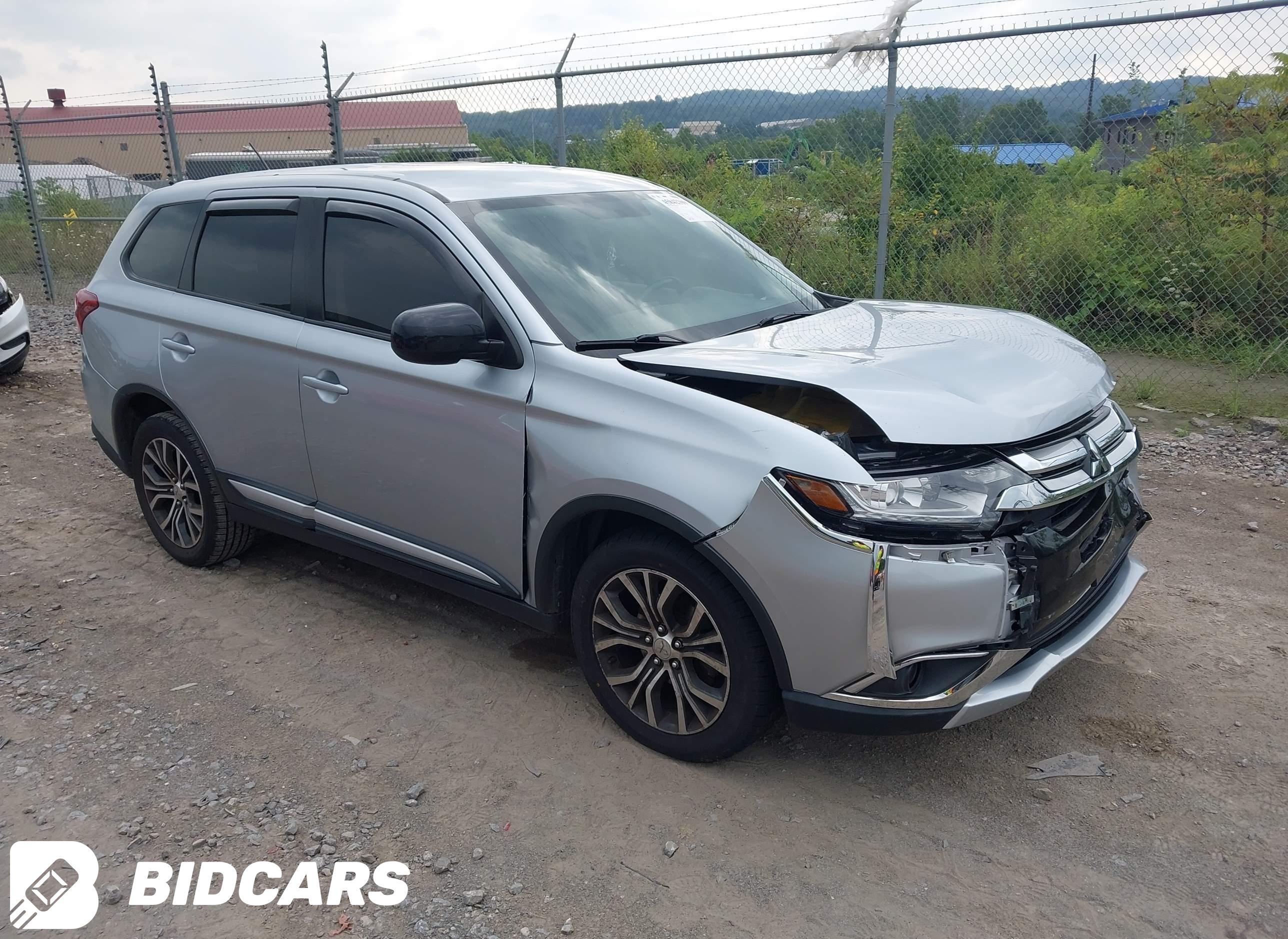 2016 Mitsubishi Outlander, ES