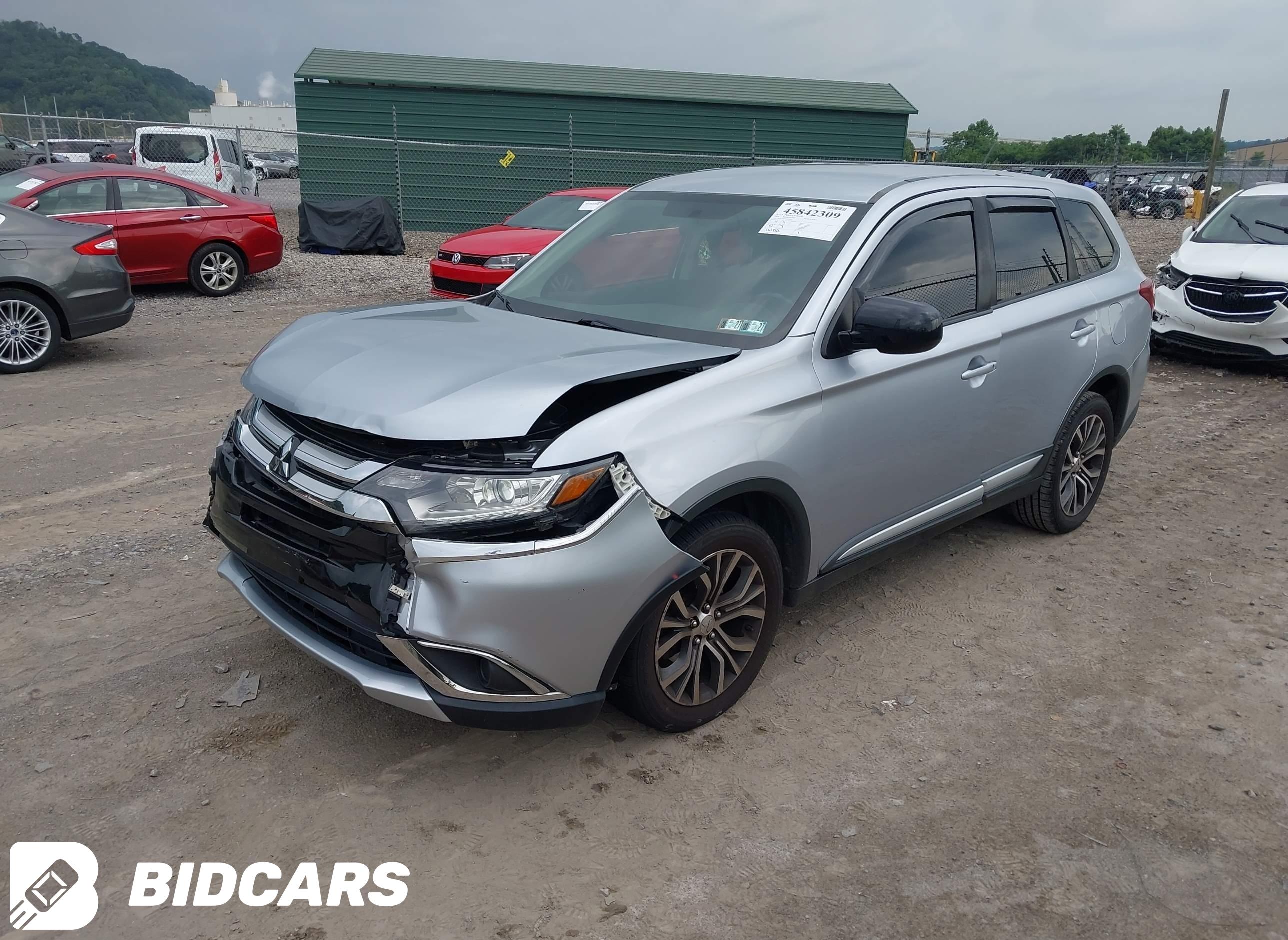 2016 Mitsubishi Outlander, ES