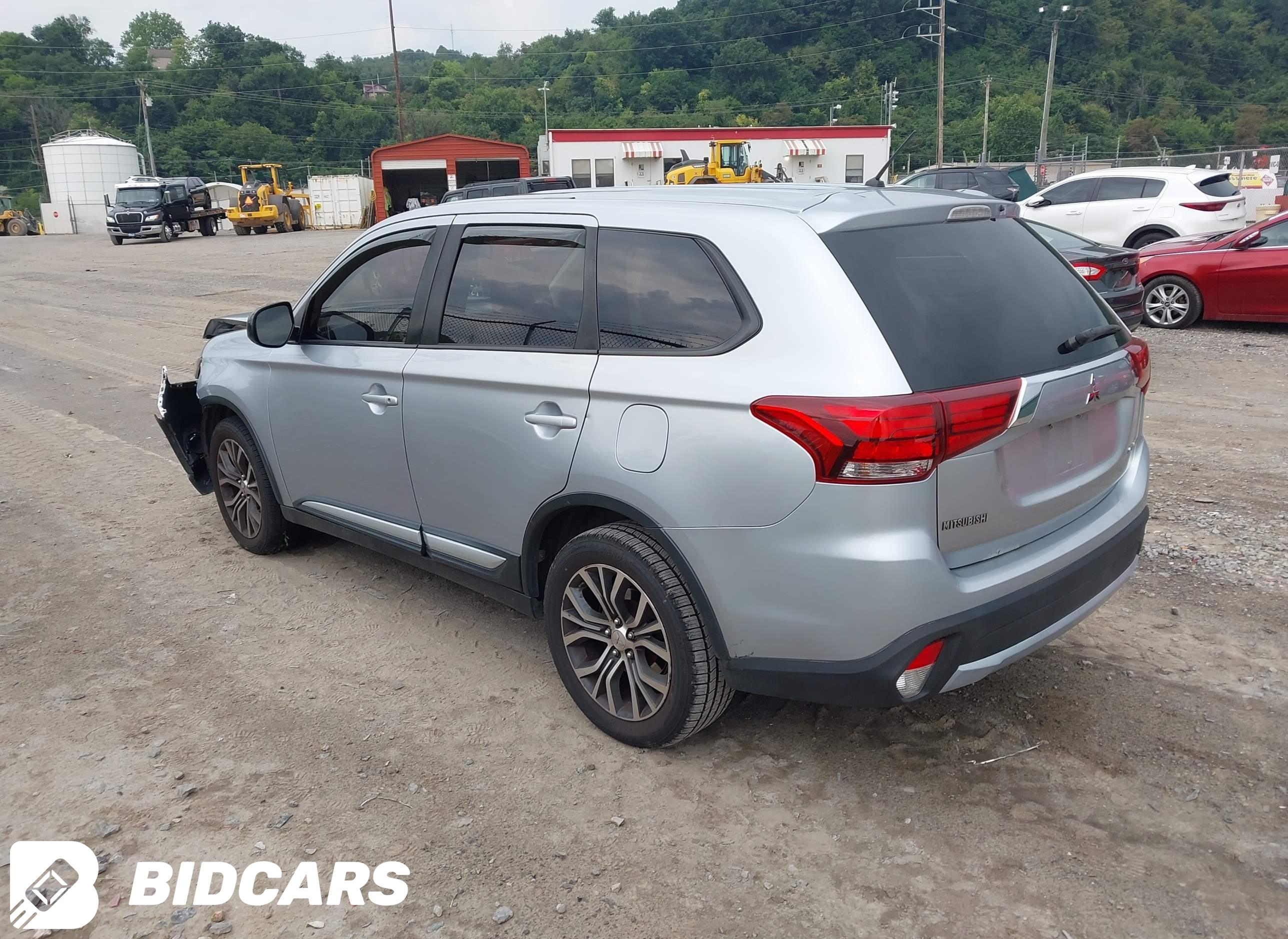 2016 Mitsubishi Outlander, ES