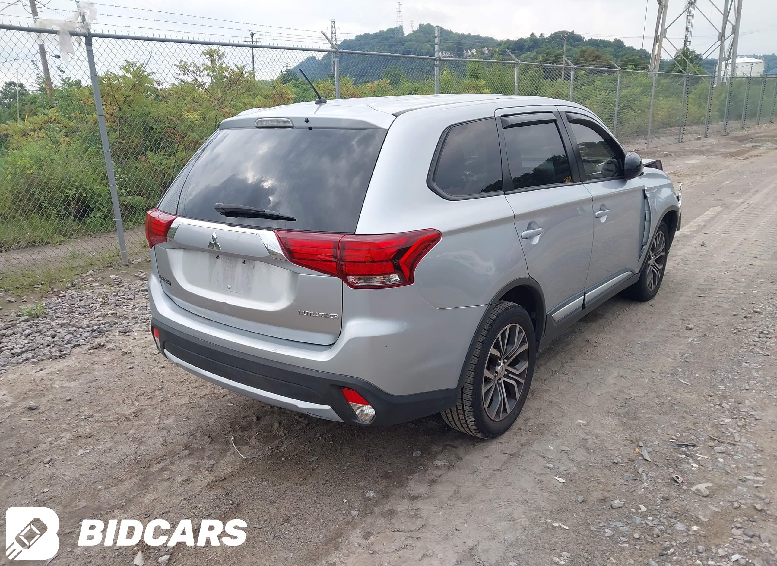 2016 Mitsubishi Outlander, ES
