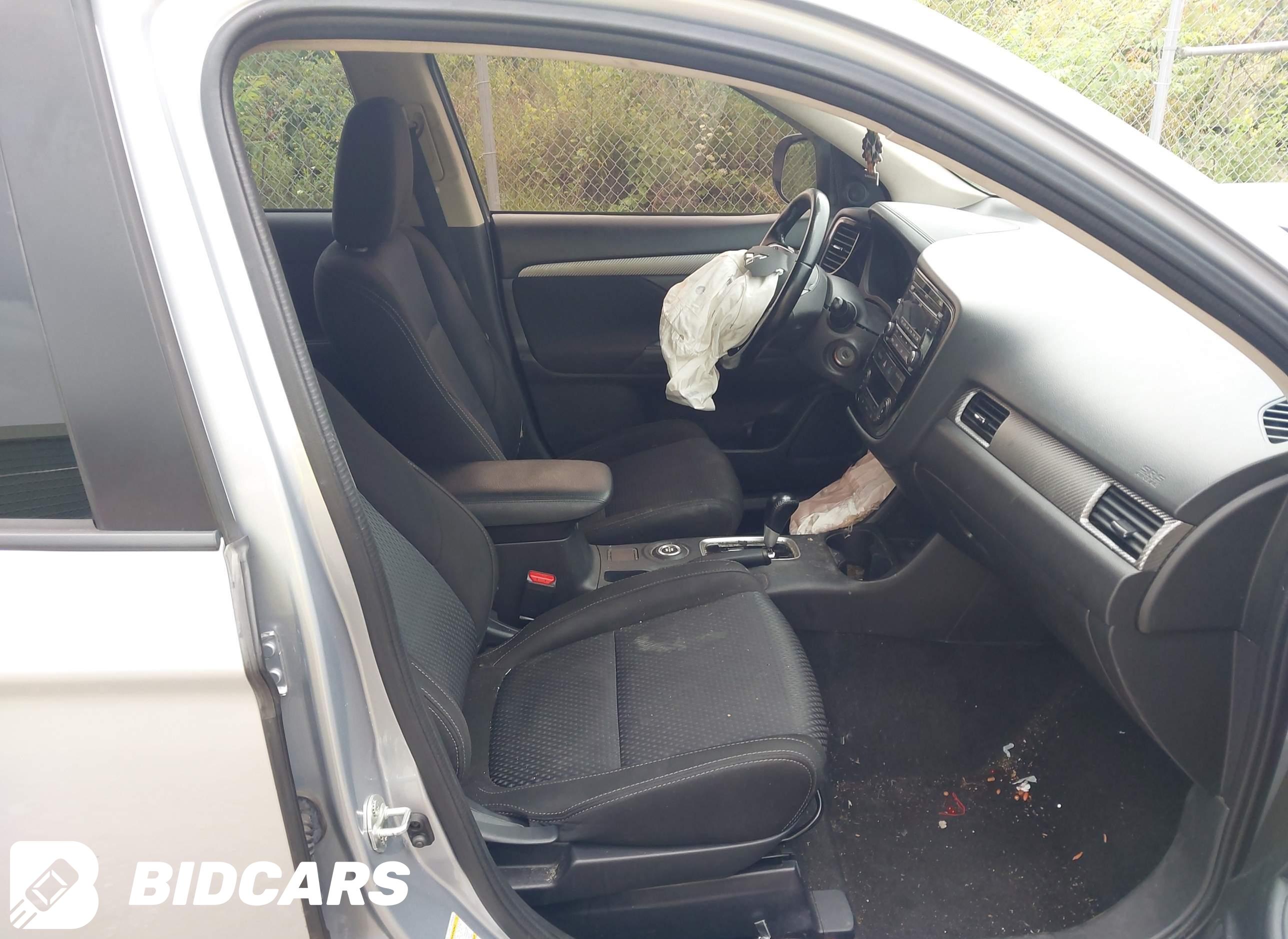 2016 Mitsubishi Outlander, ES