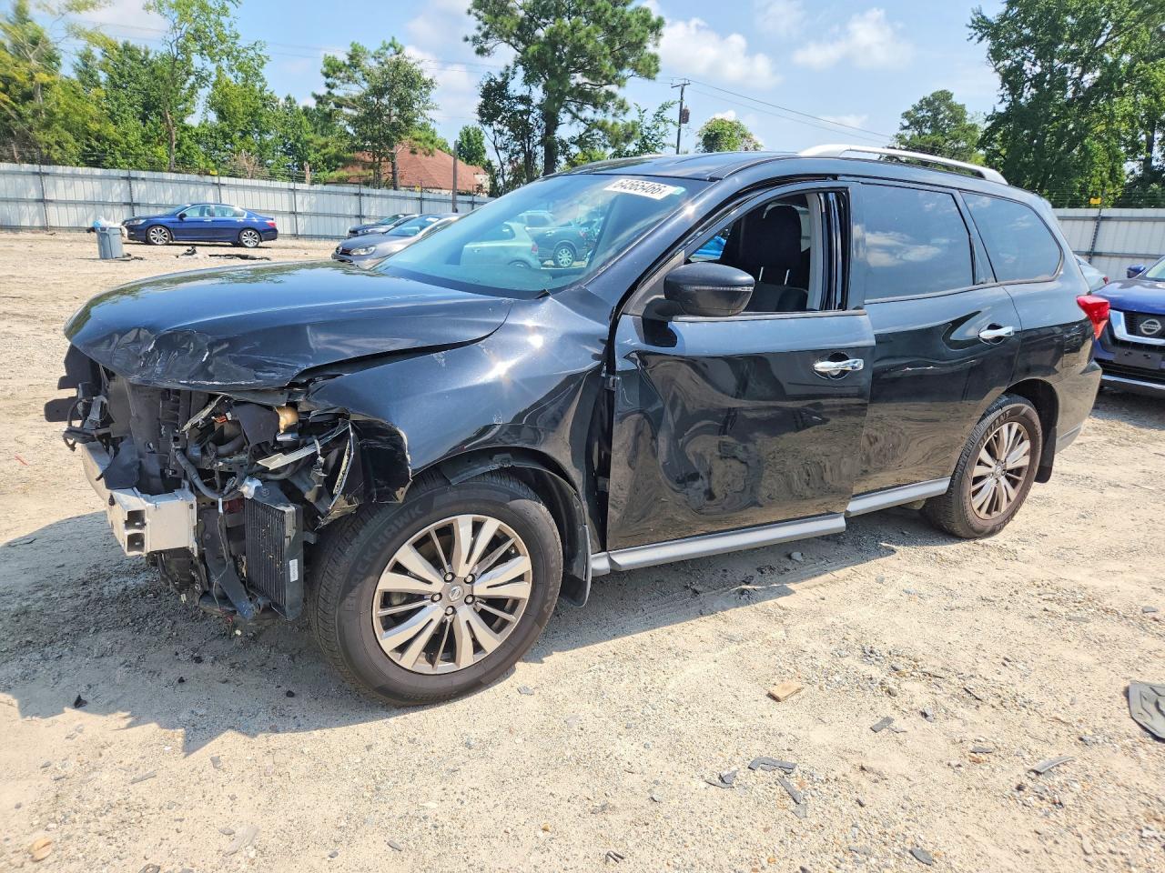 2018 Nissan Pathfinder, SV