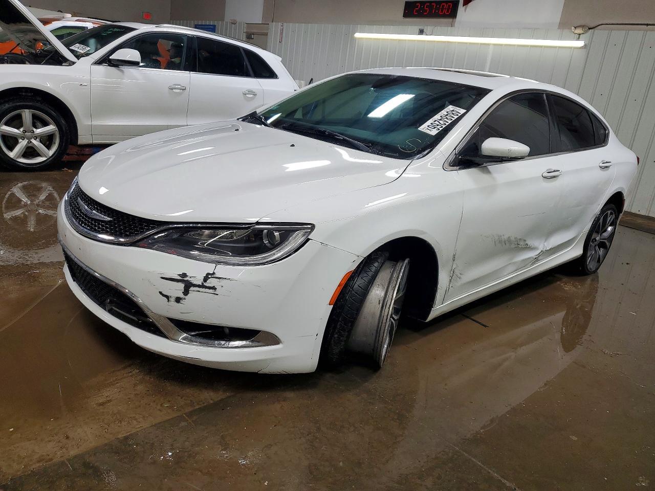 2015 Chrysler 200, C