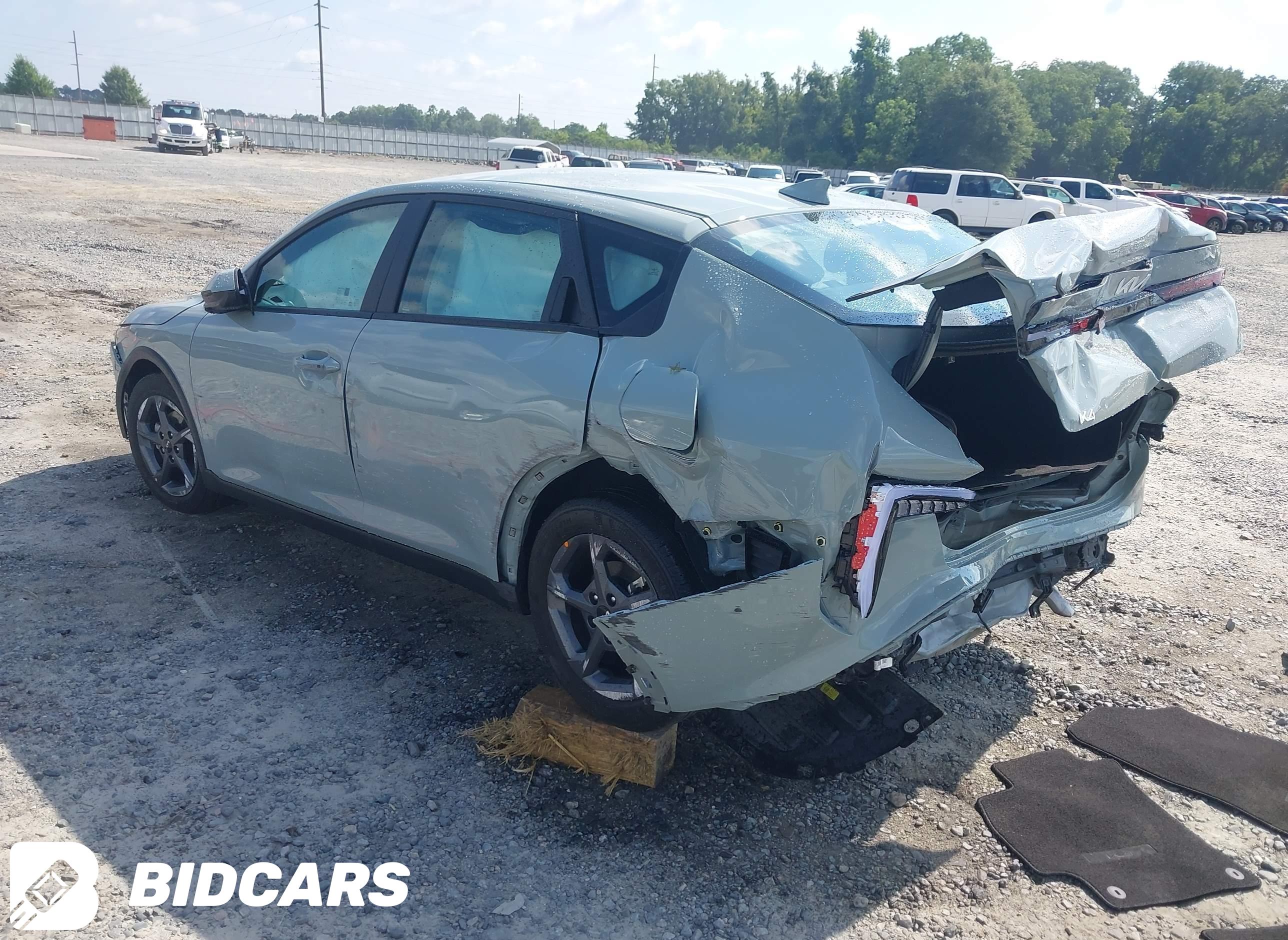2025 KIA K4, Lxs