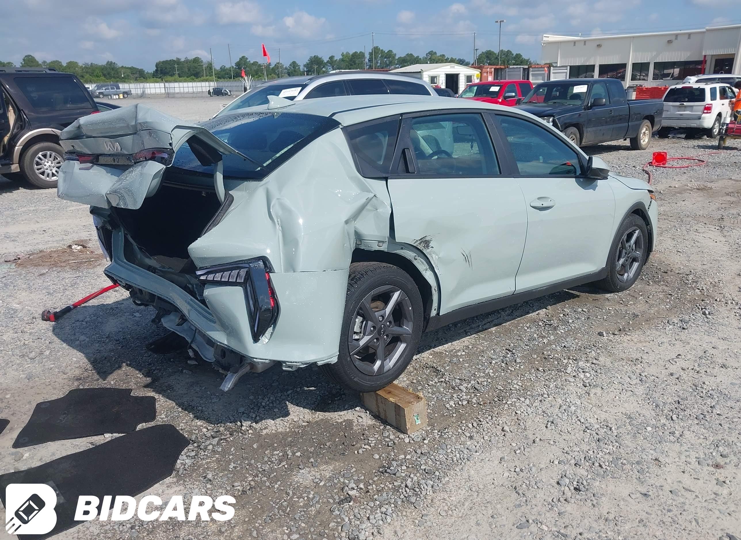 2025 KIA K4, Lxs
